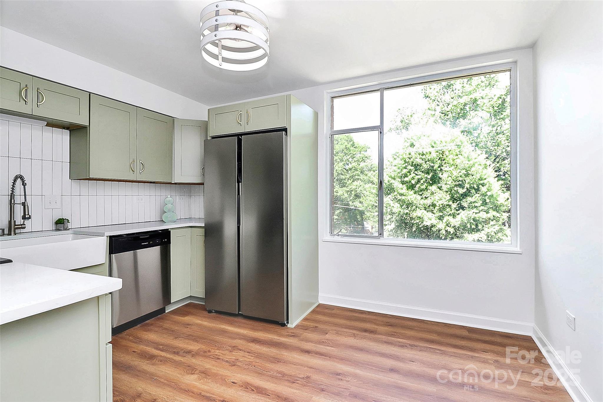 1300 Queens Road Unit: 405