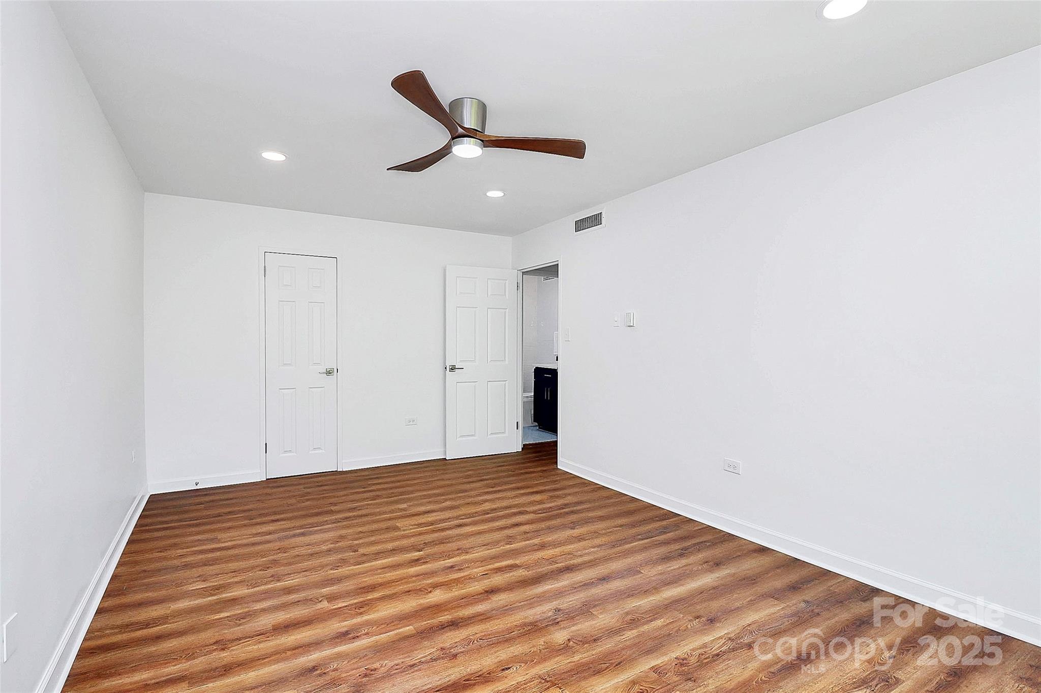 1300 Queens Road Unit: 405