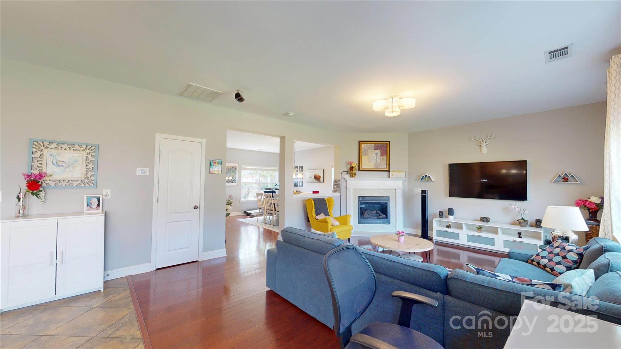 6313 Woodland Commons Drive