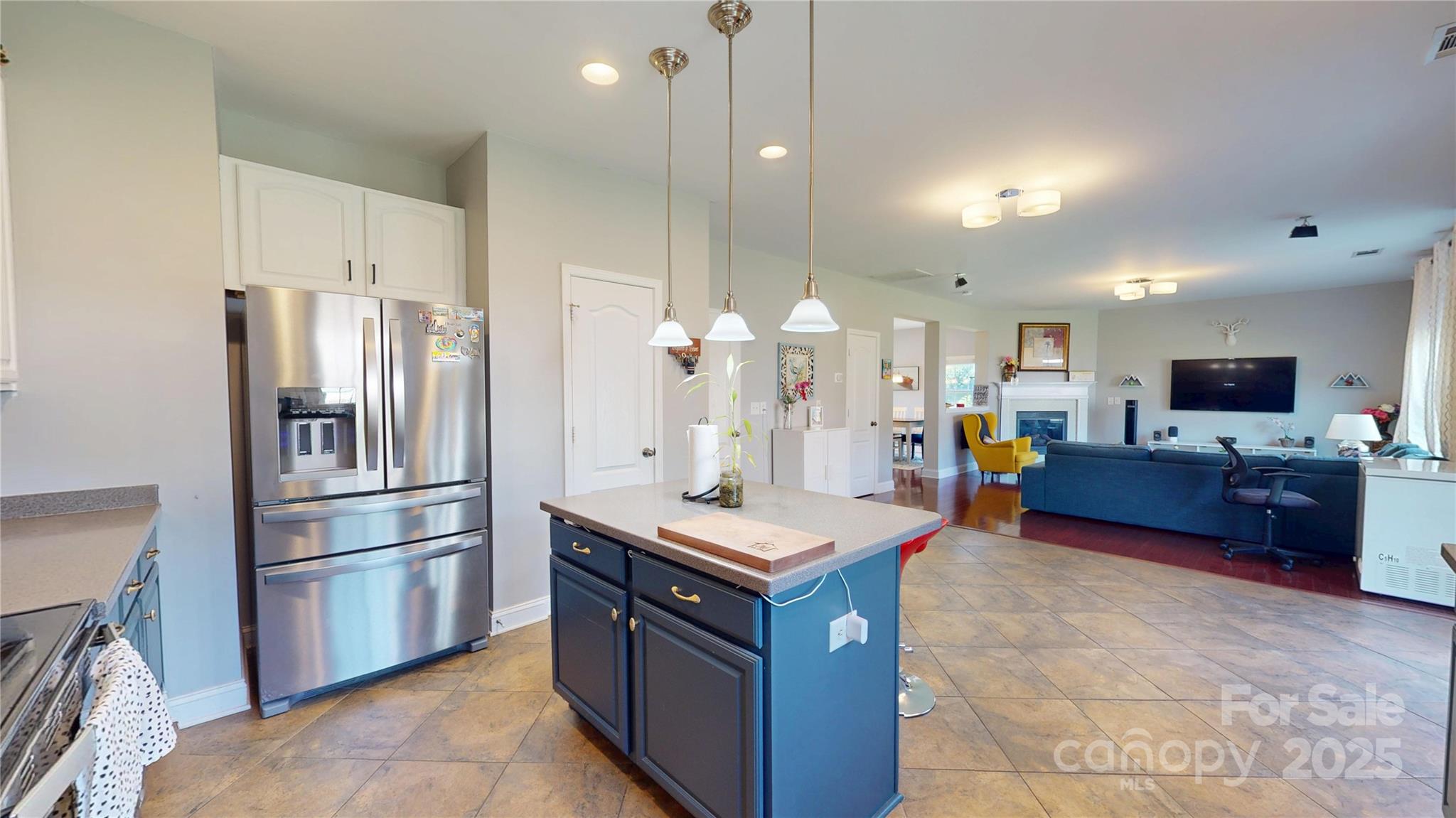 6313 Woodland Commons Drive