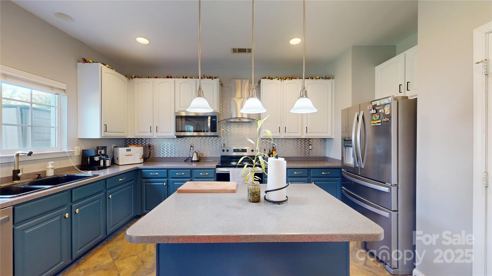 6313 Woodland Commons Drive