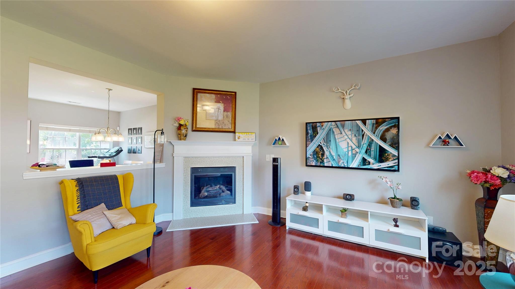 6313 Woodland Commons Drive