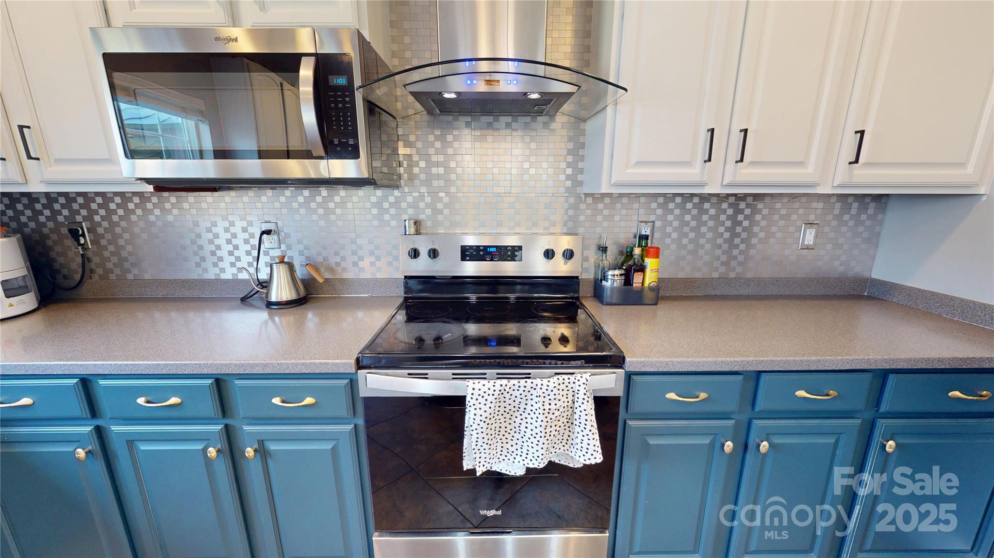 6313 Woodland Commons Drive