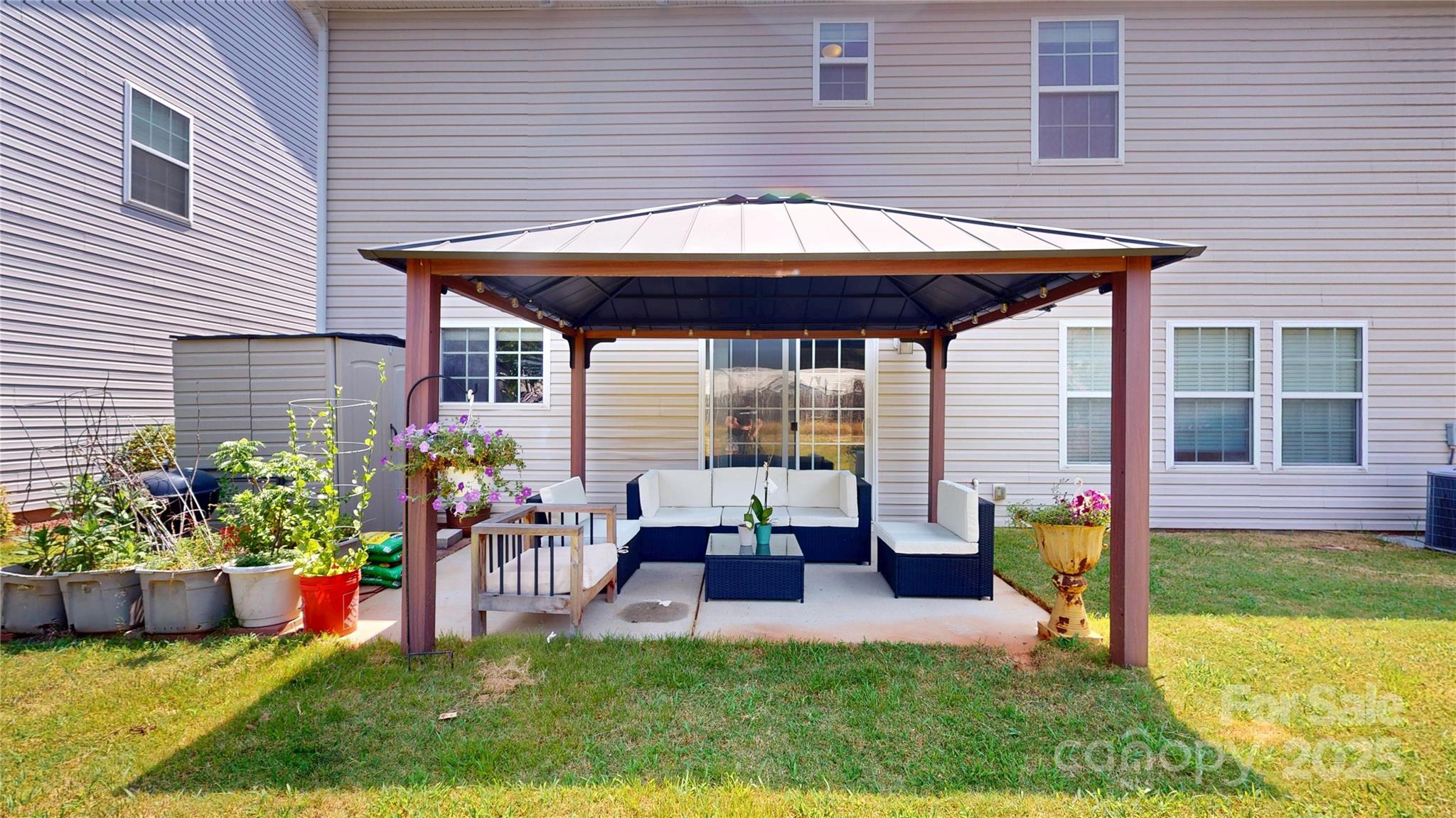 6313 Woodland Commons Drive