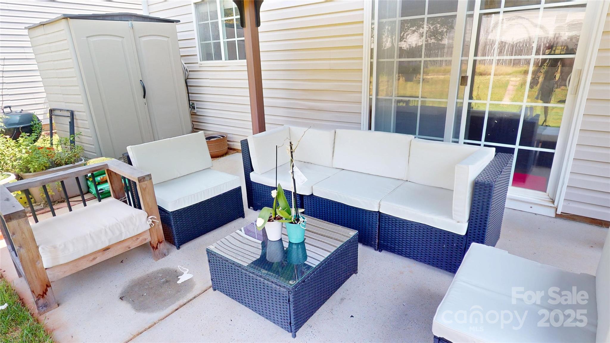 6313 Woodland Commons Drive