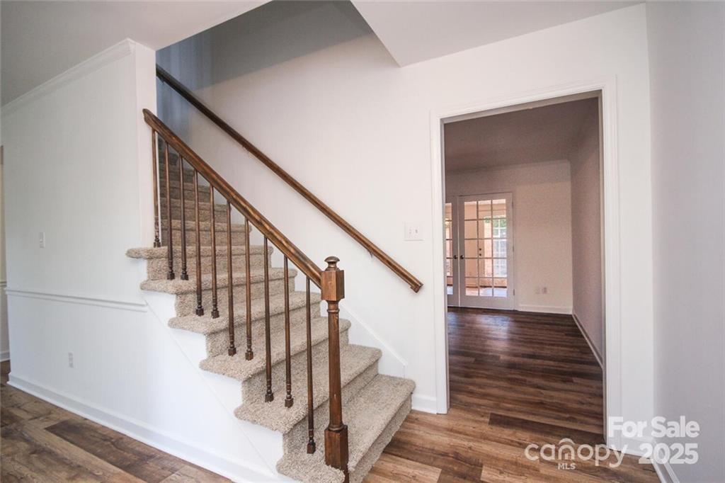 6844 Dumbarton Drive