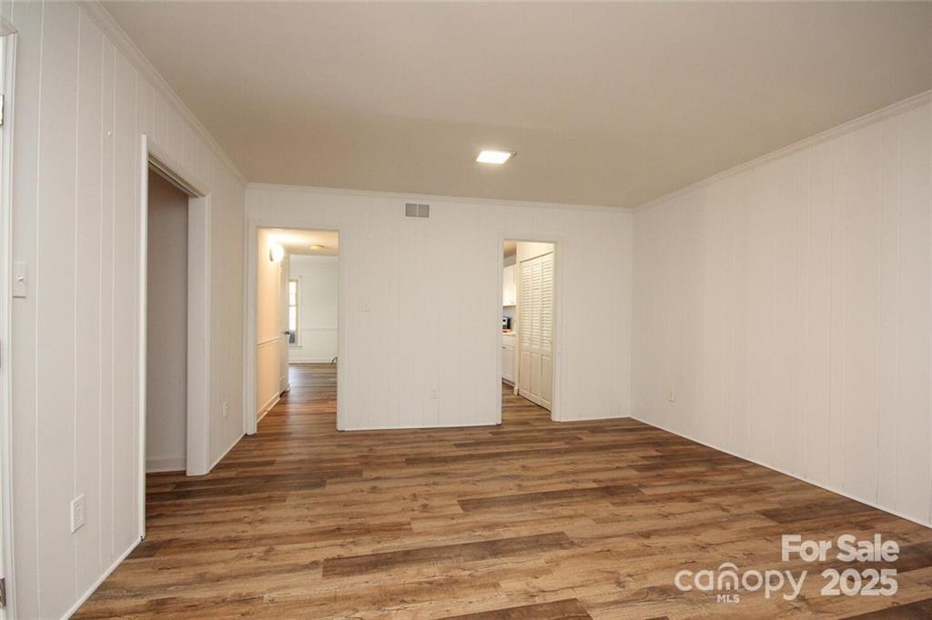 6844 Dumbarton Drive