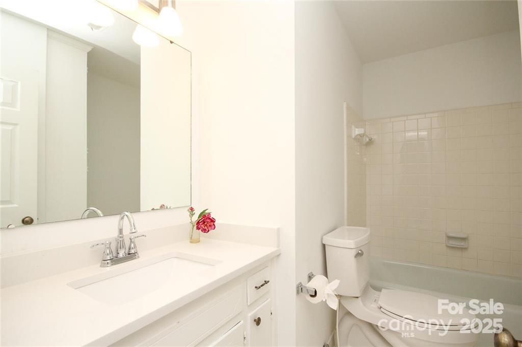 6844 Dumbarton Drive