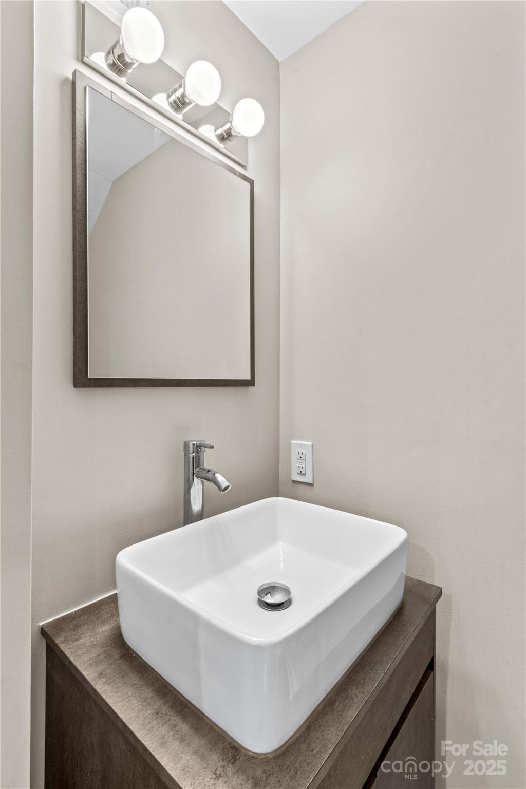 1013 Park West Drive Unit: 5