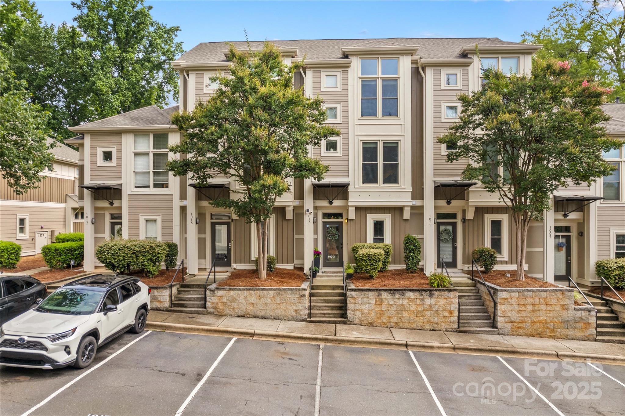 1013 Park West Drive Unit: 5