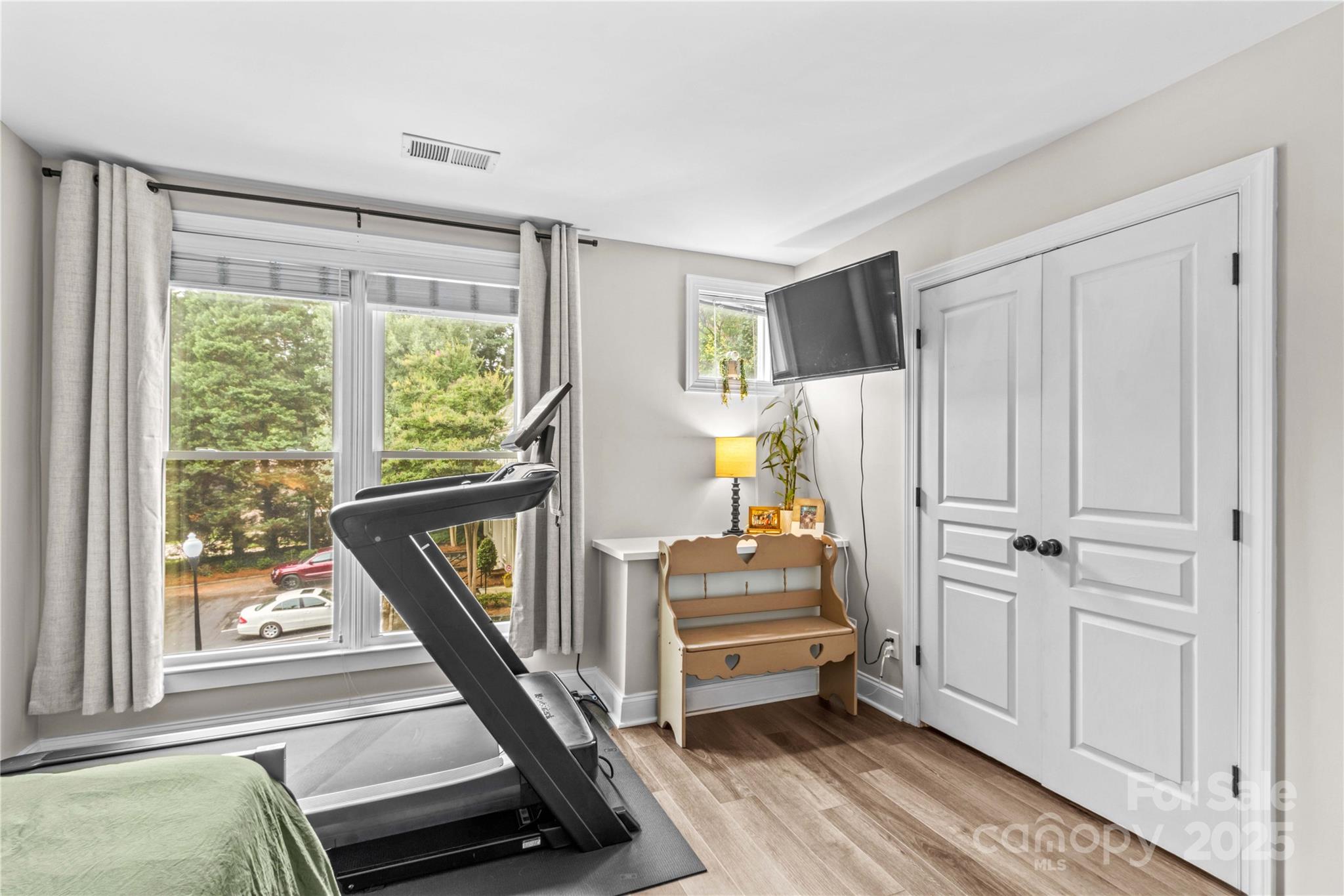 1013 Park West Drive Unit: 5