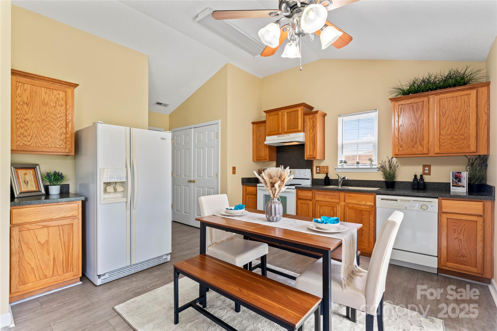 7616 Shiny Meadow Lane