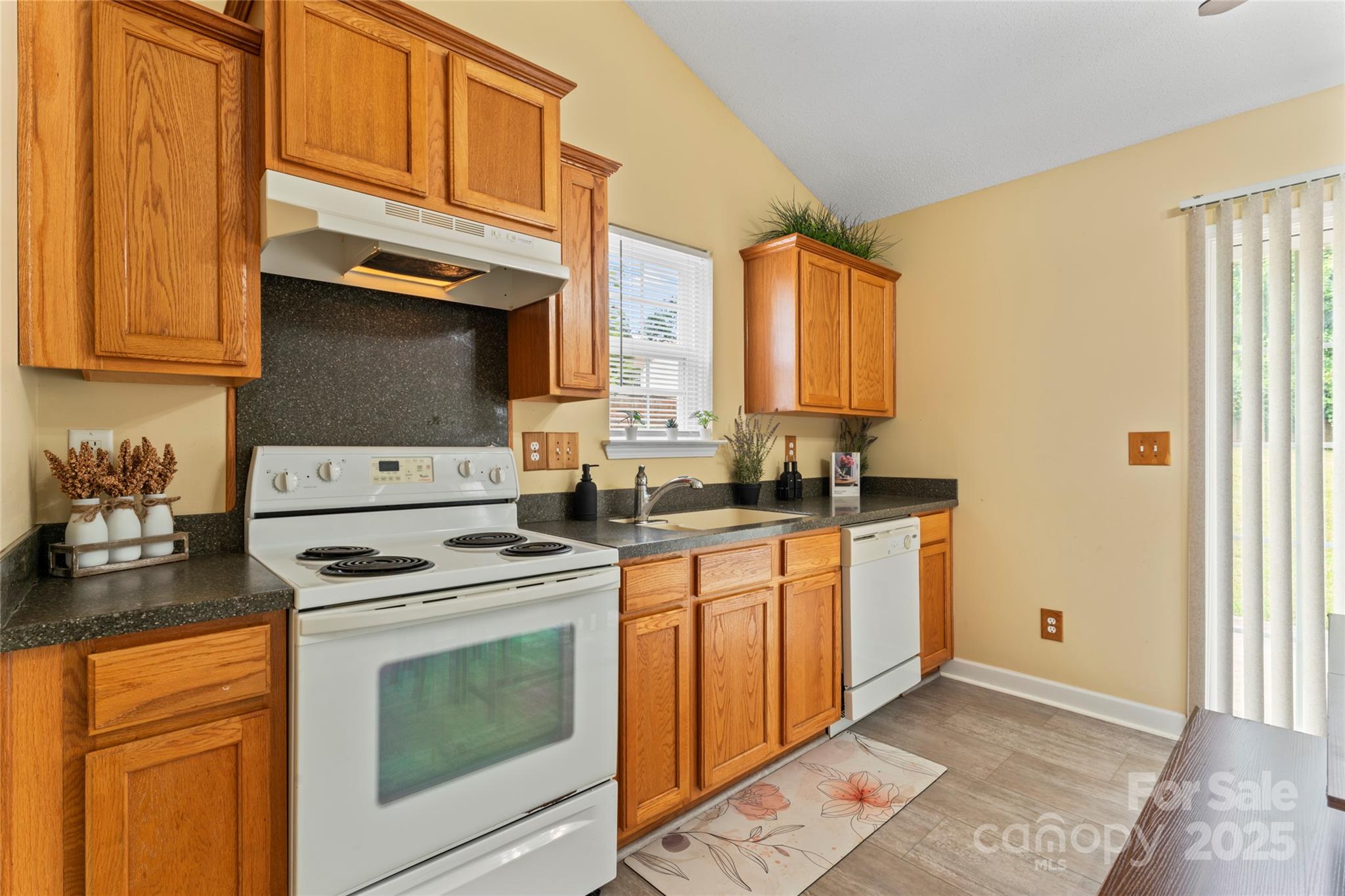 7616 Shiny Meadow Lane