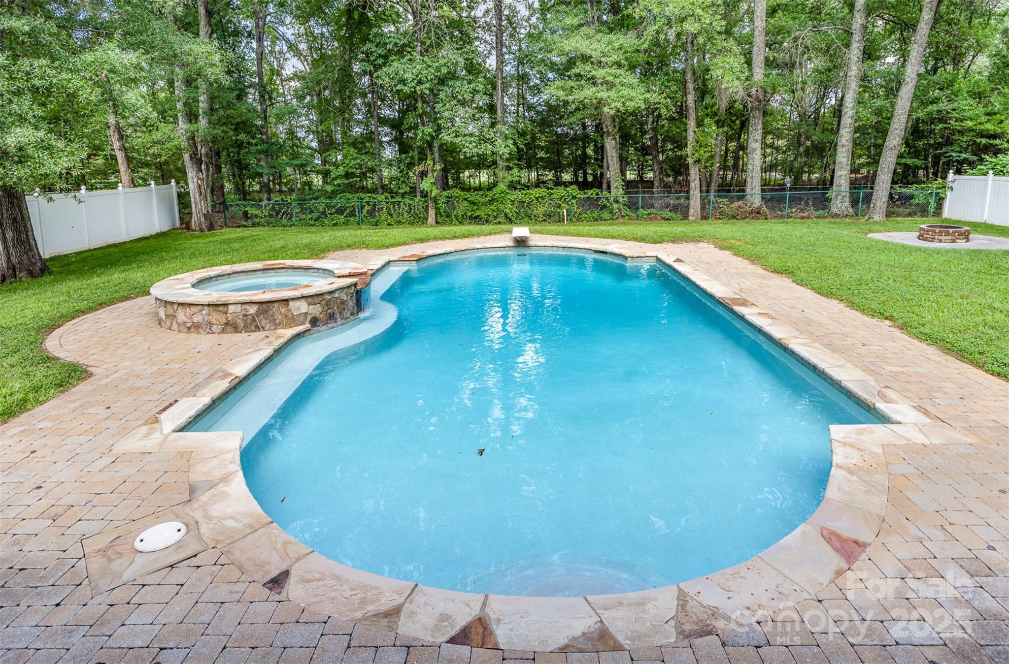 3313 Blue Jay Pass