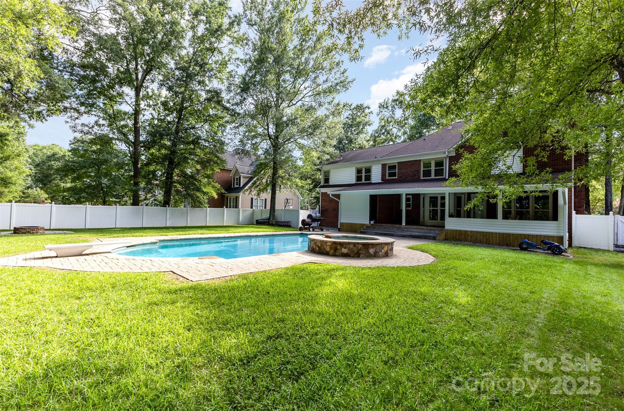 3313 Blue Jay Pass