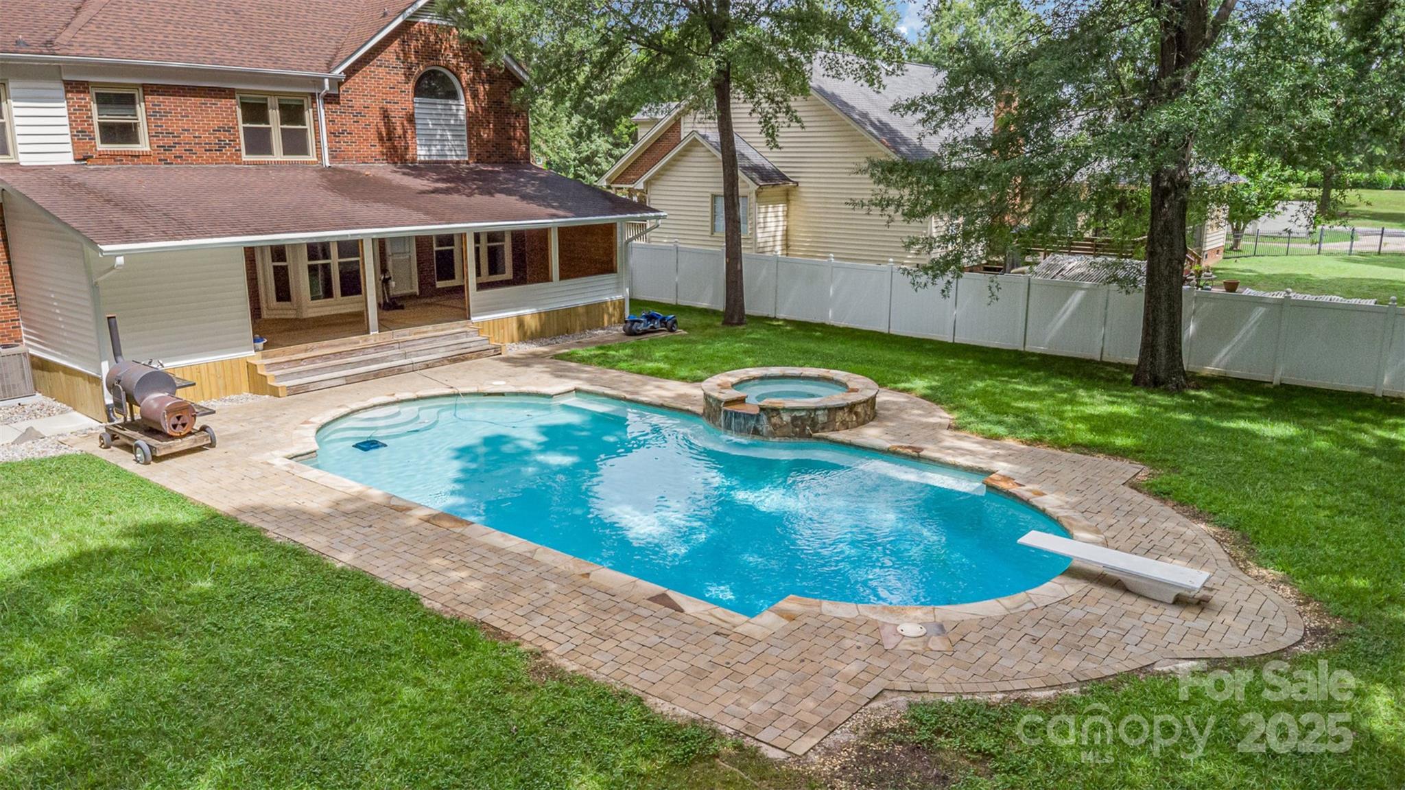 3313 Blue Jay Pass
