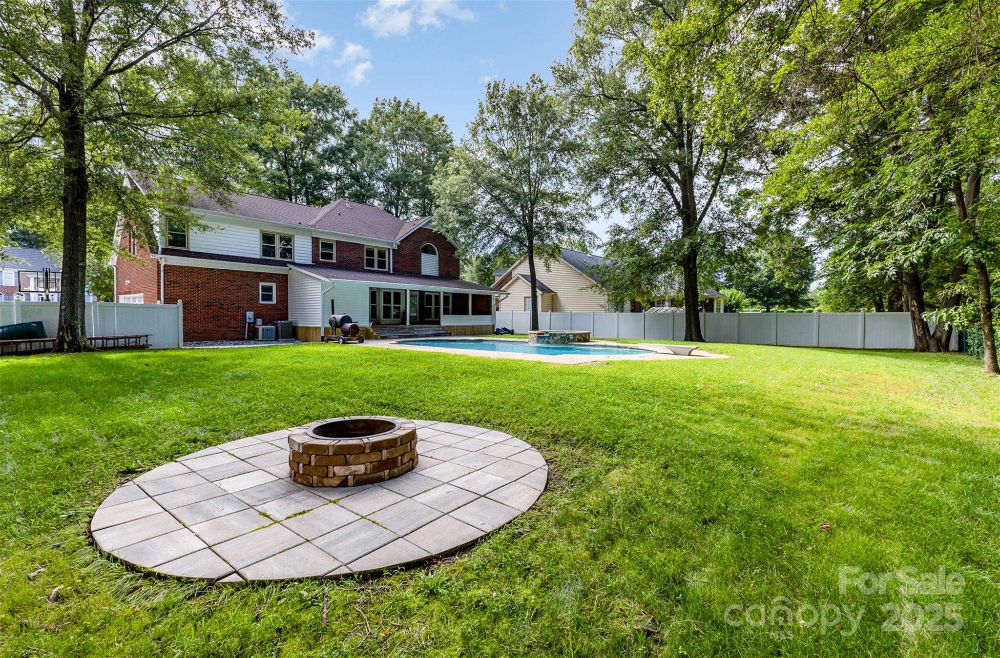 3313 Blue Jay Pass