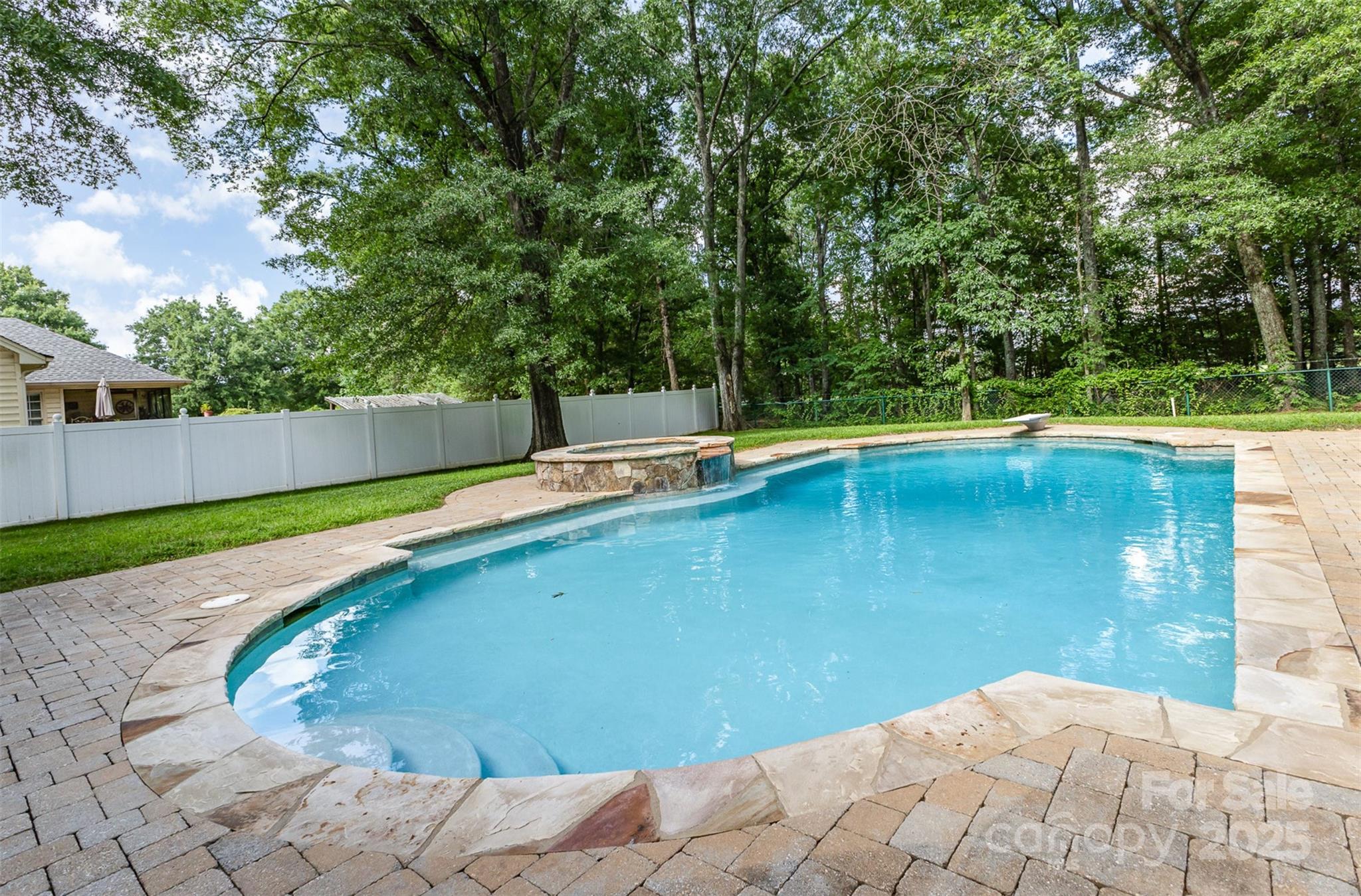 3313 Blue Jay Pass