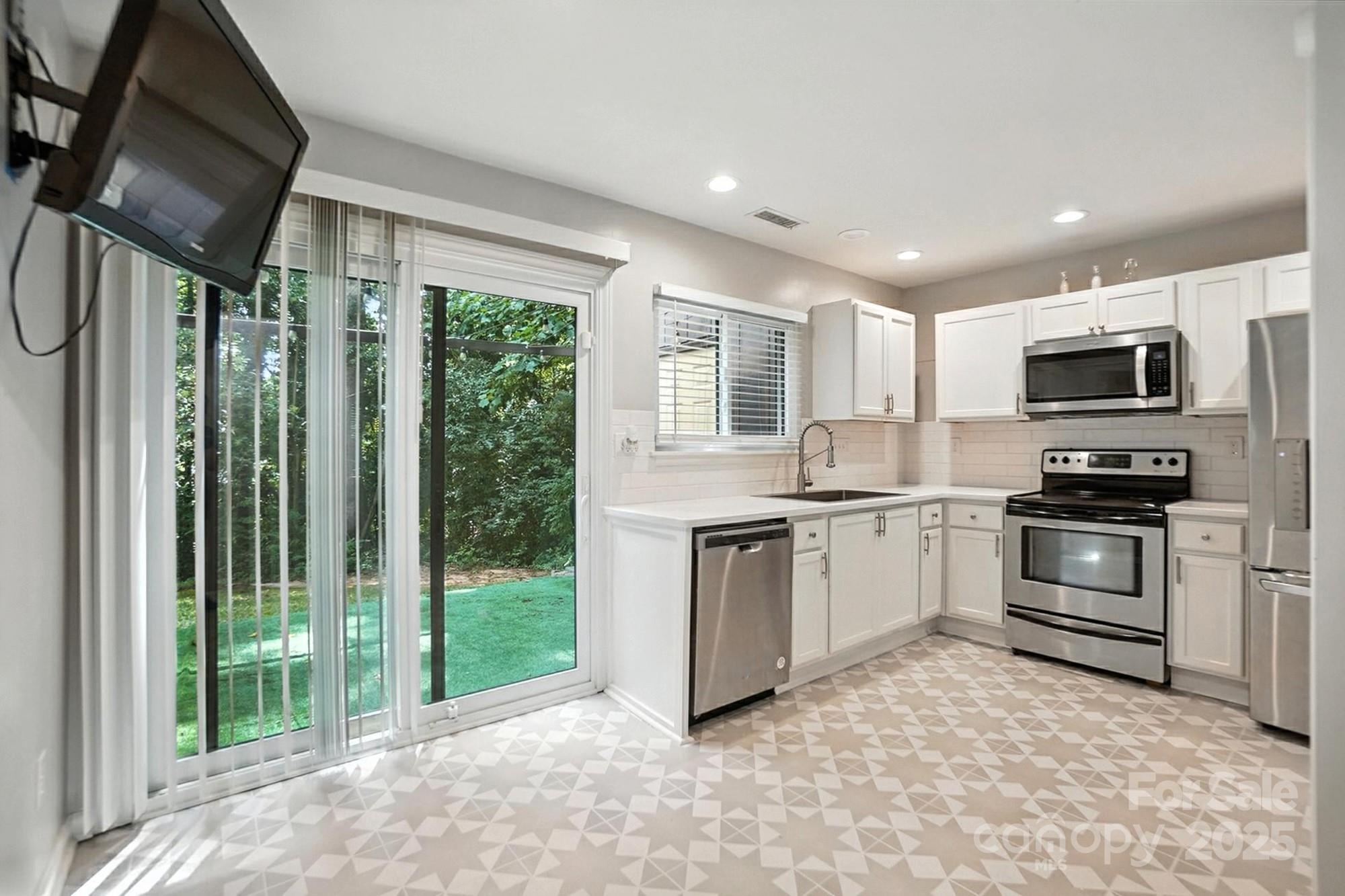 2509 Kilborne Drive Unit: J