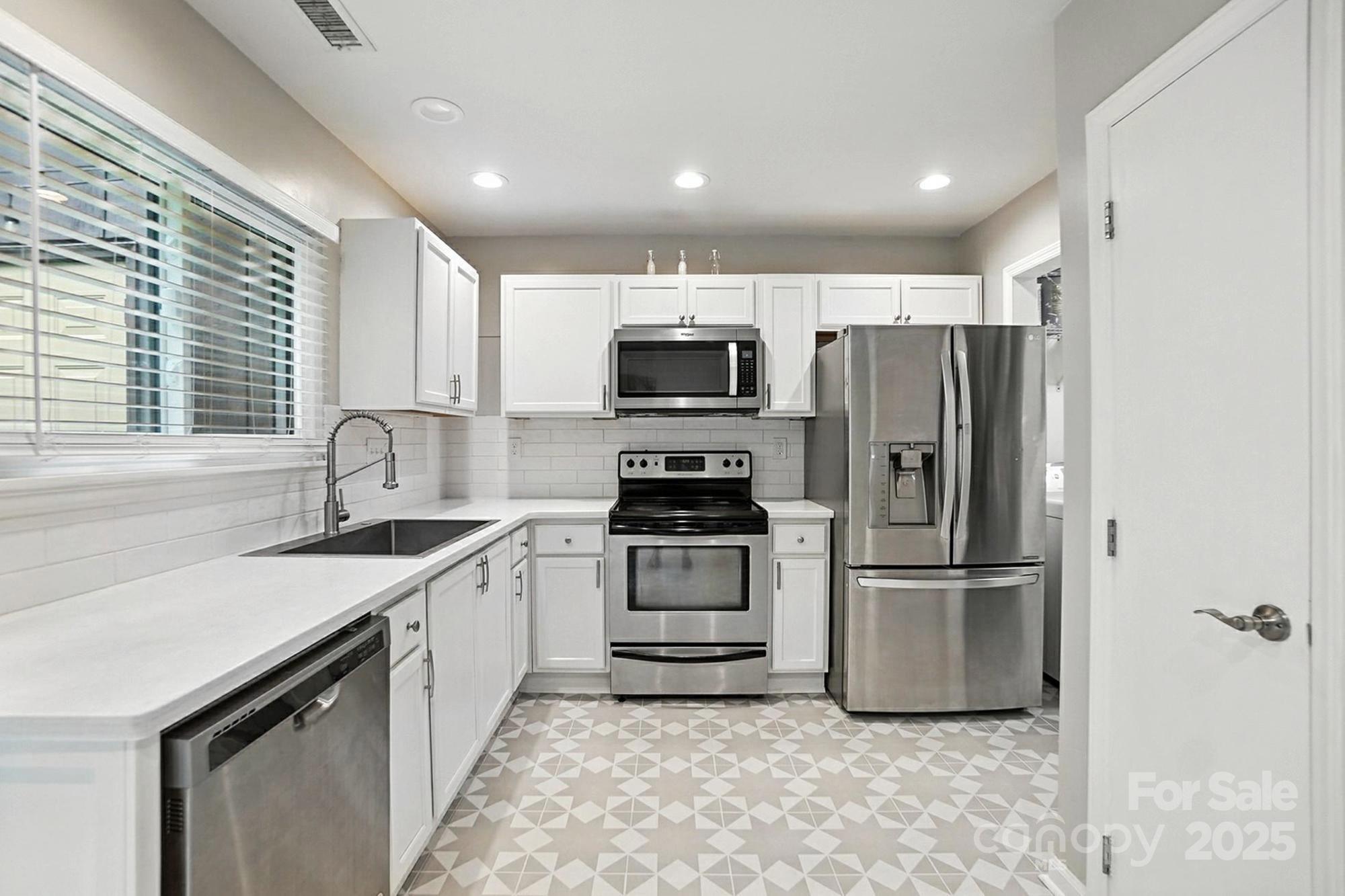 2509 Kilborne Drive Unit: J