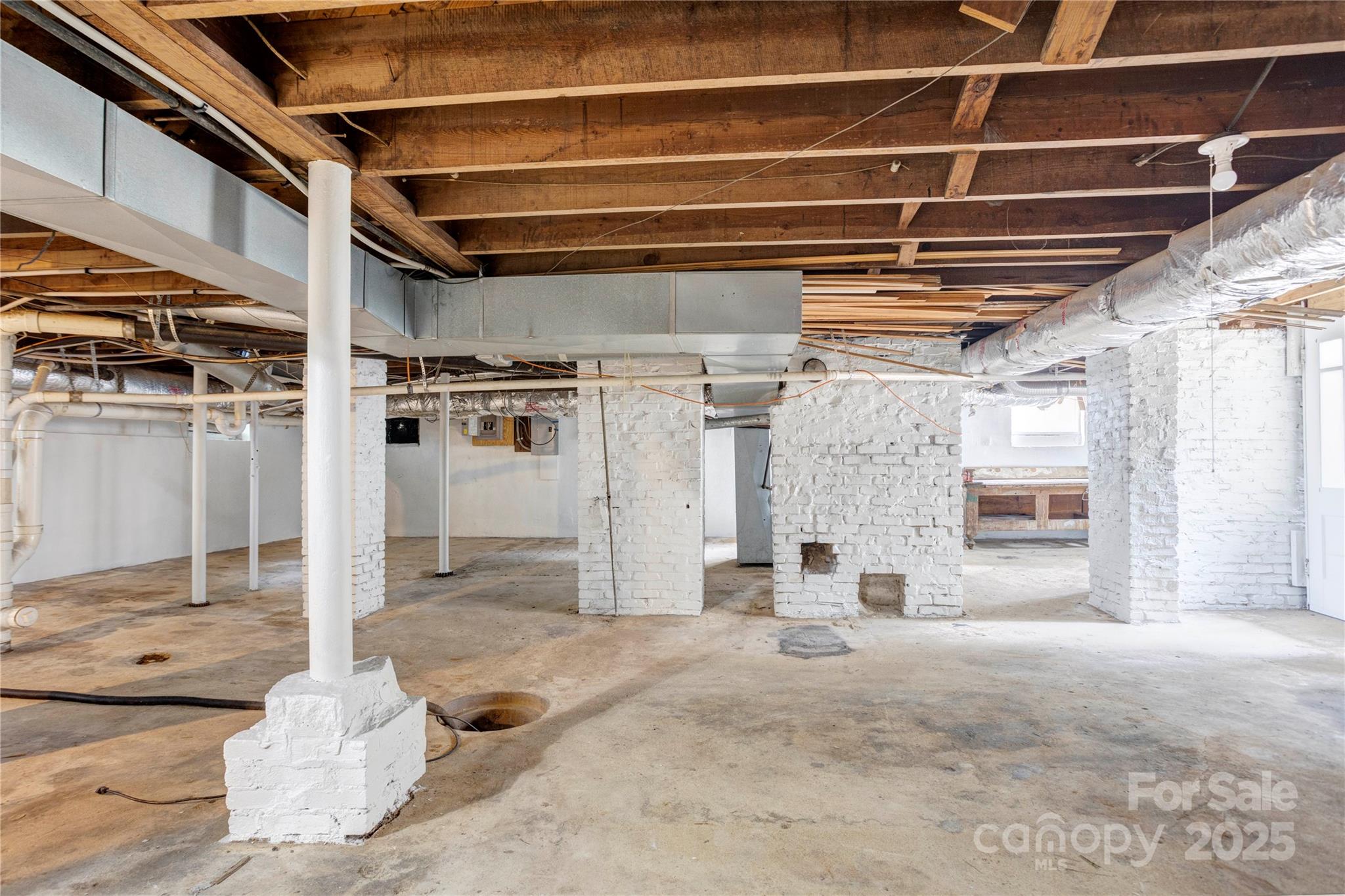 156 Union Street N