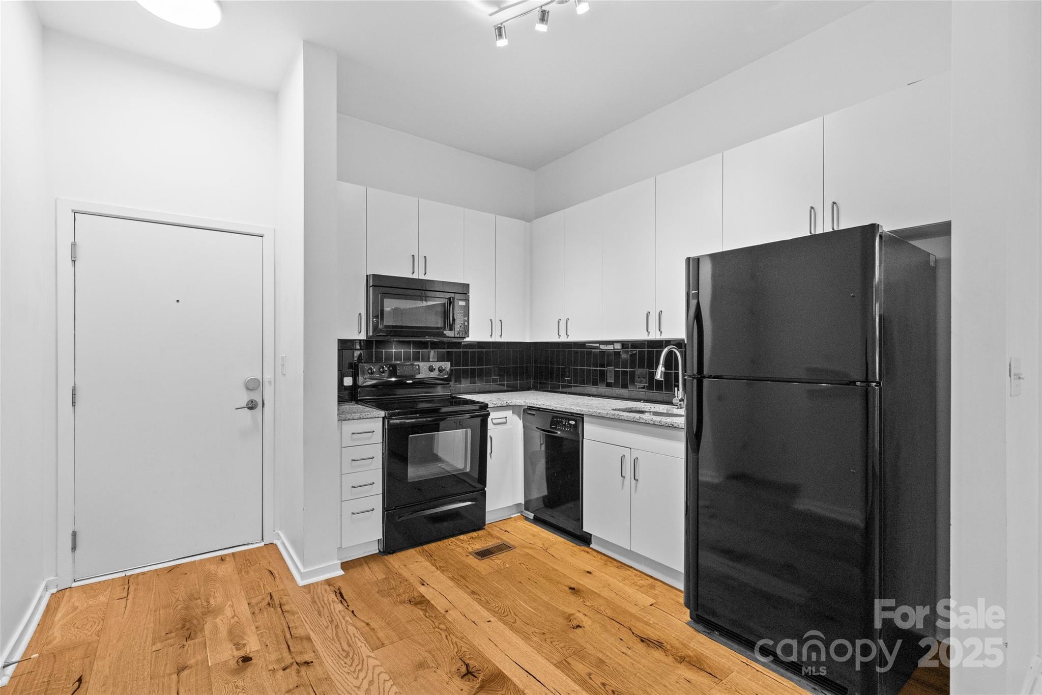 2125 Southend Drive Unit: 427