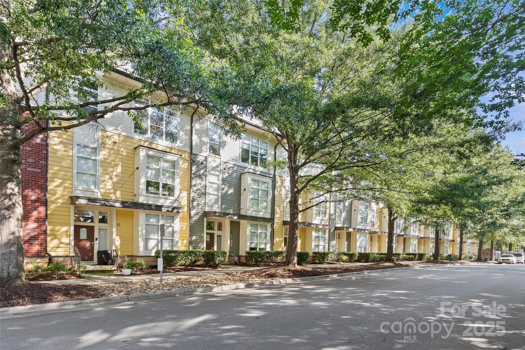 2125 Southend Drive Unit: 427