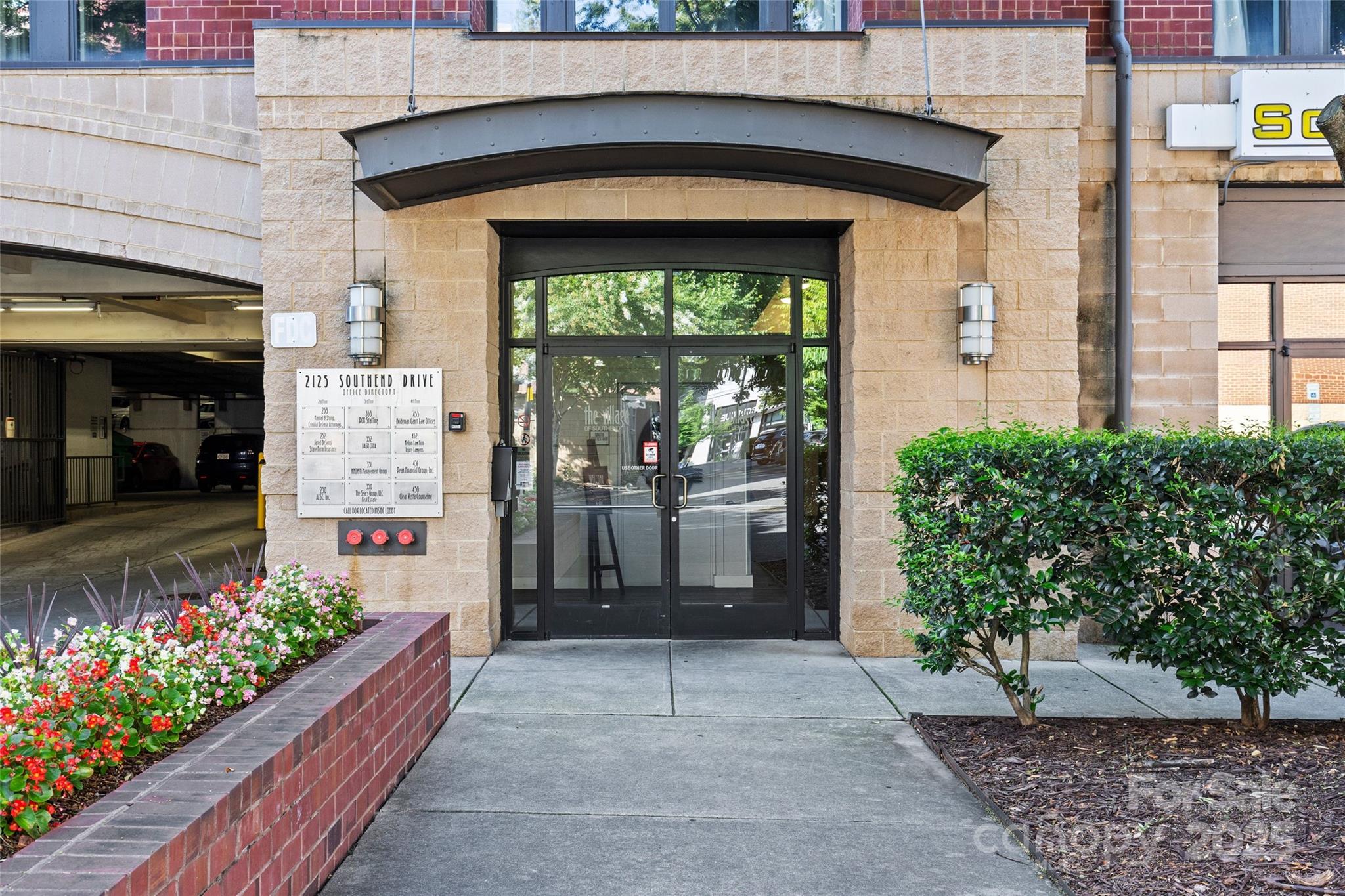 2125 Southend Drive Unit: 427