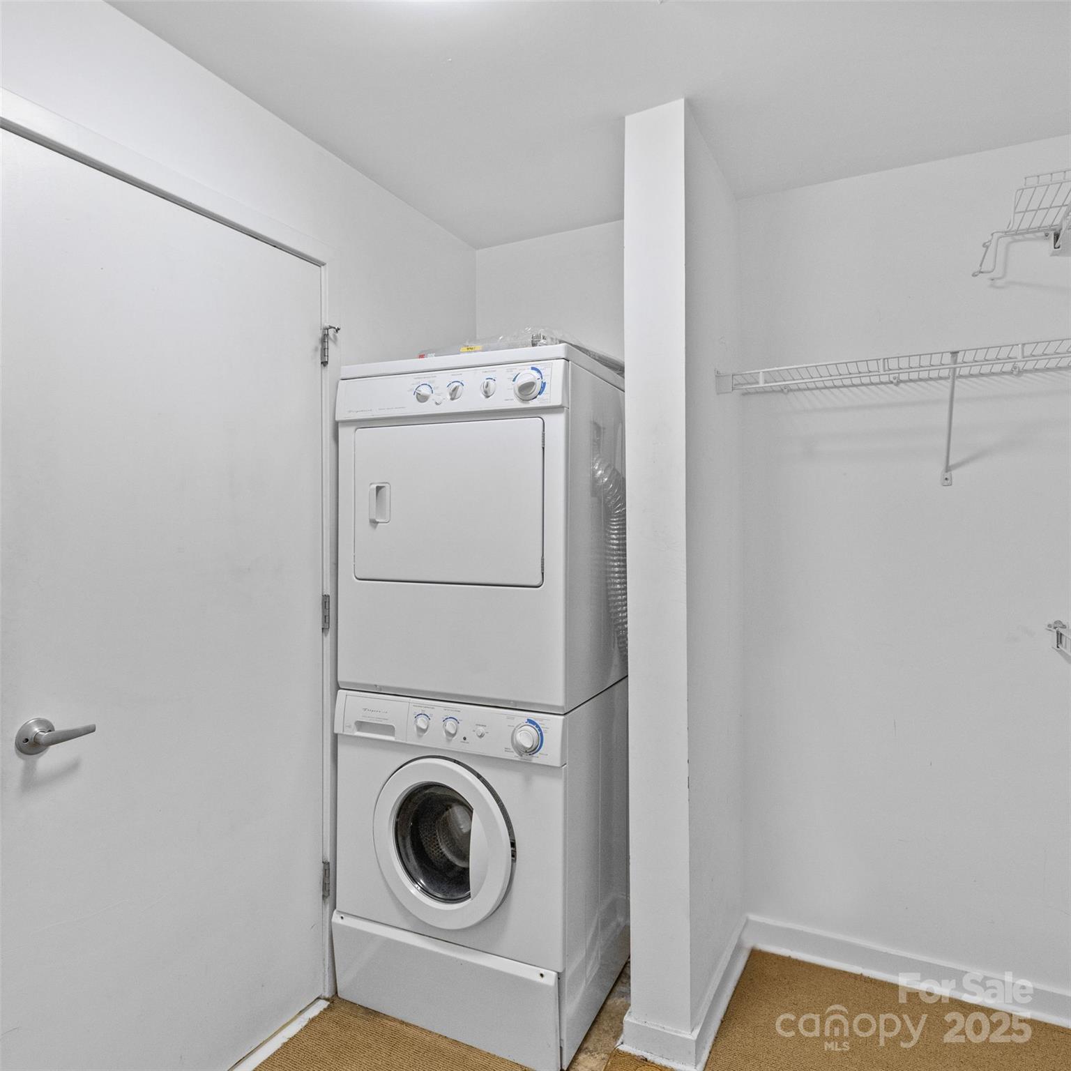 2125 Southend Drive Unit: 427