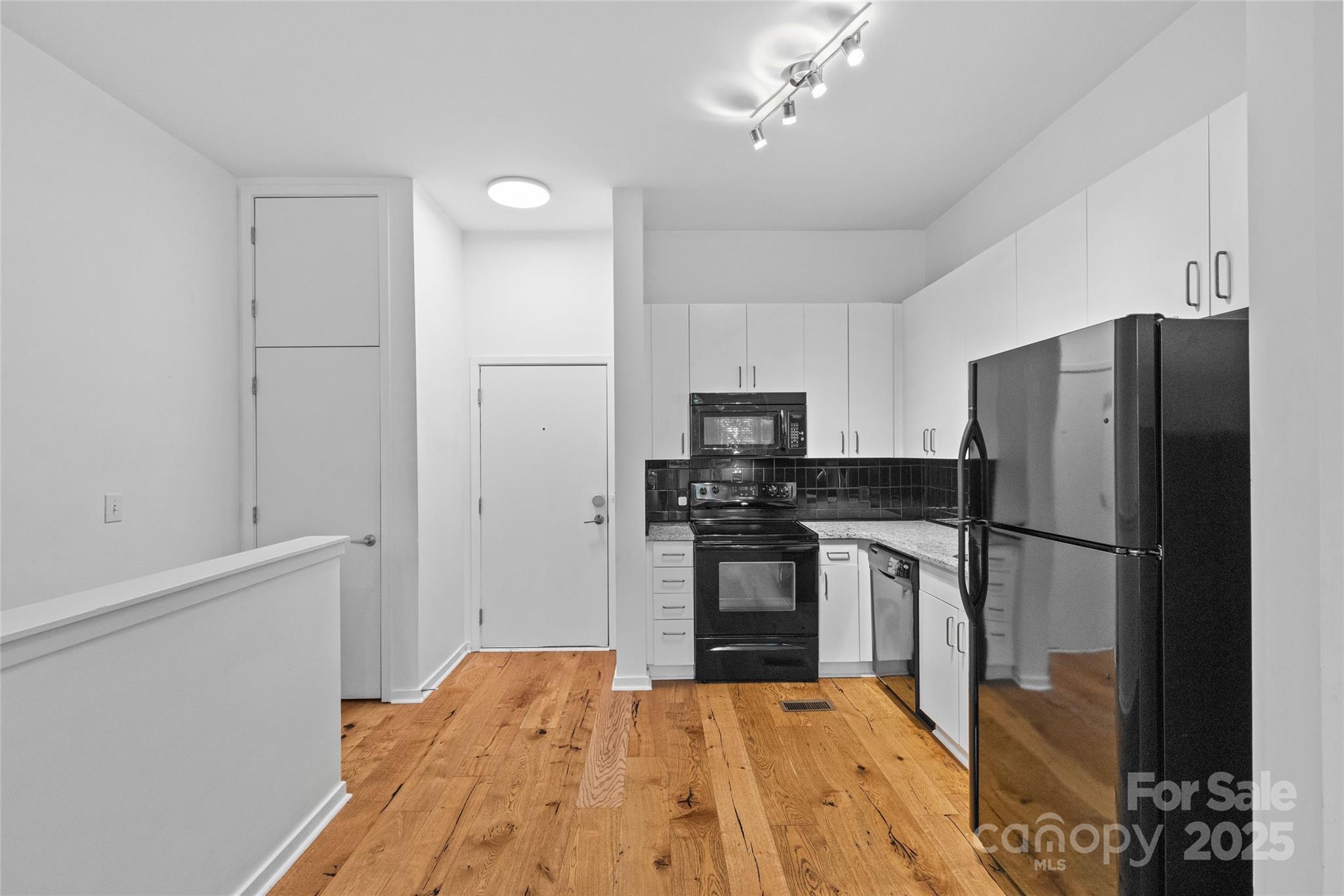 2125 Southend Drive Unit: 427