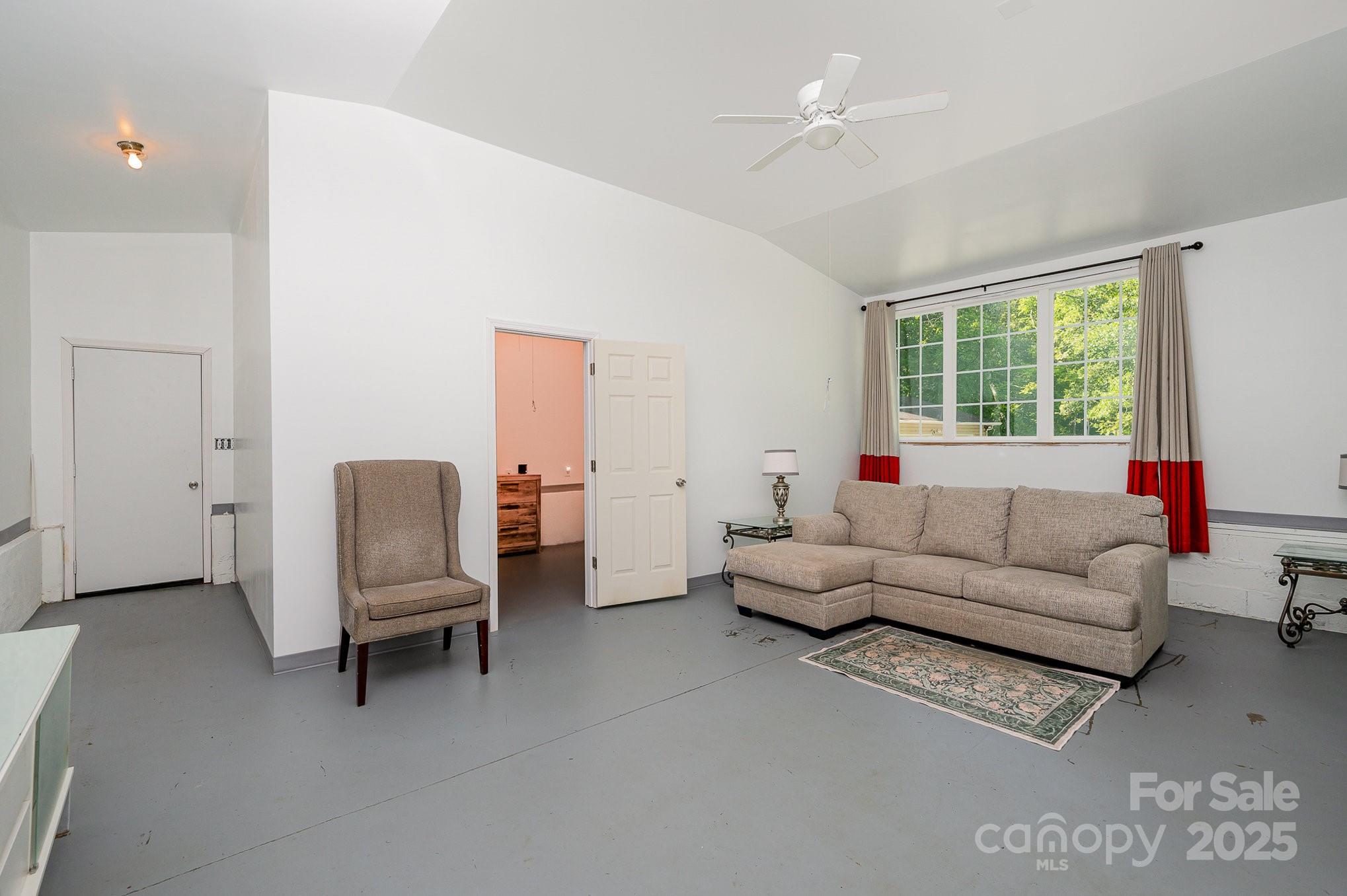 4492 Pebblebrook Circle SW