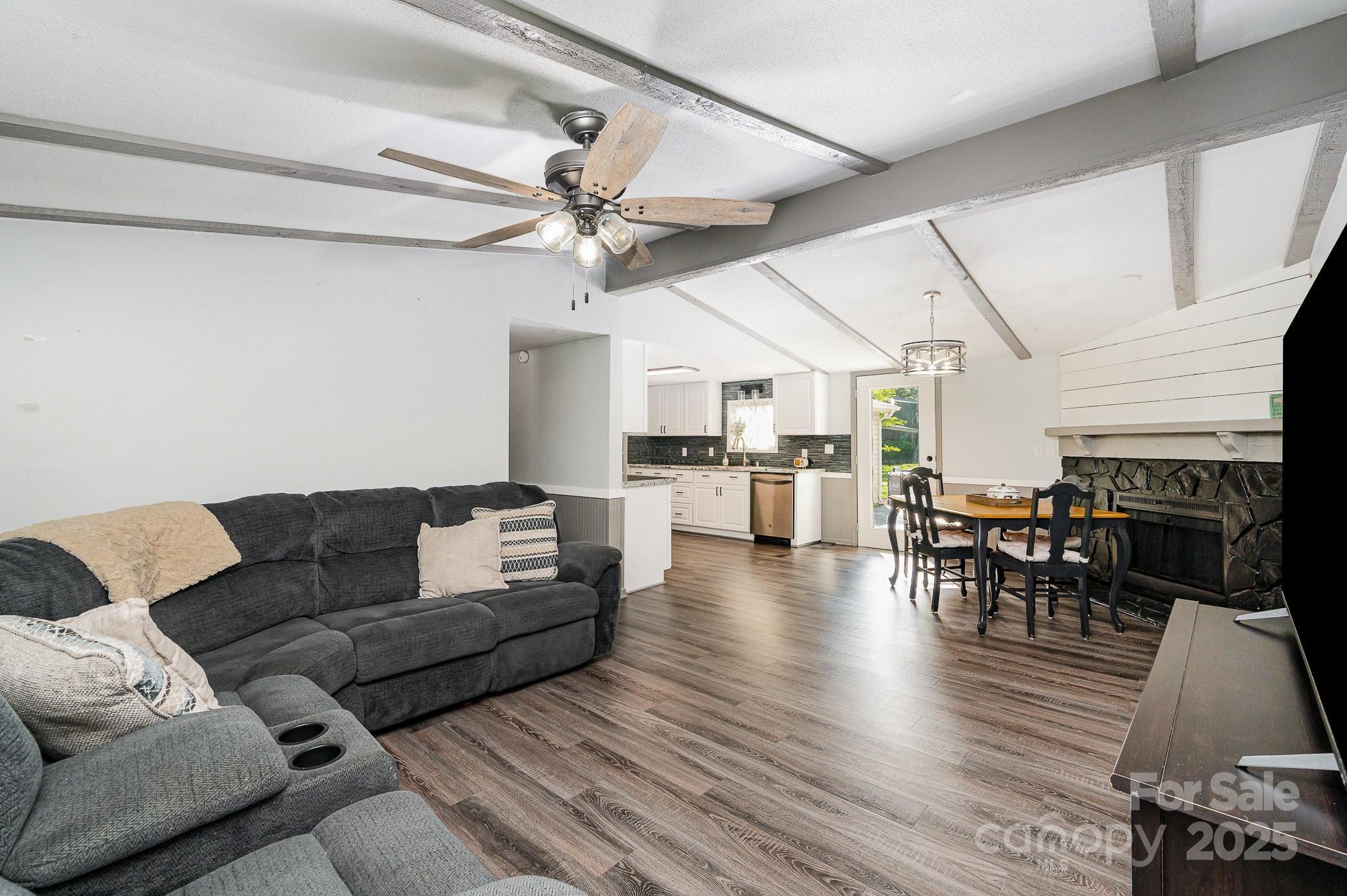 4492 Pebblebrook Circle SW