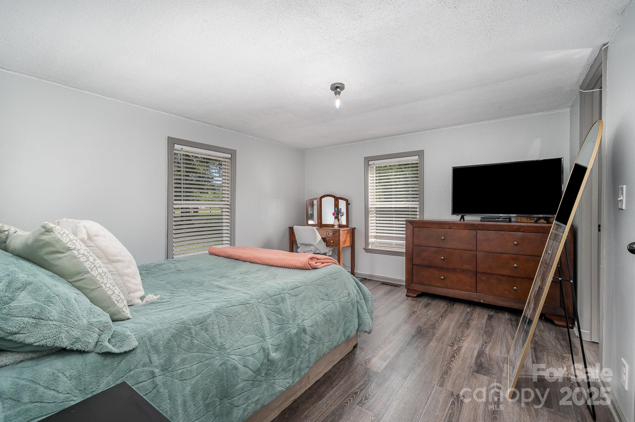 4492 Pebblebrook Circle SW