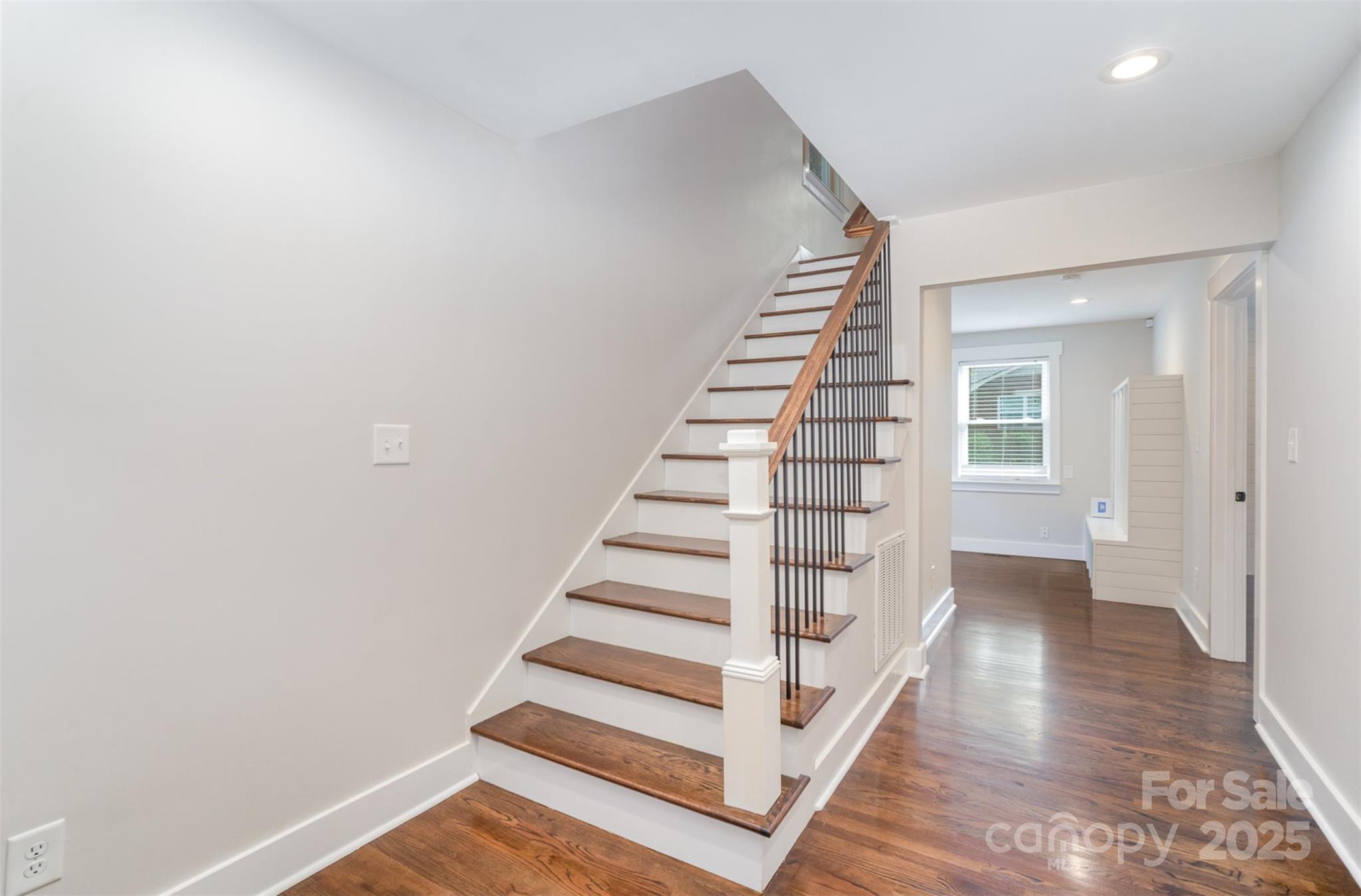 5421 Princess Street