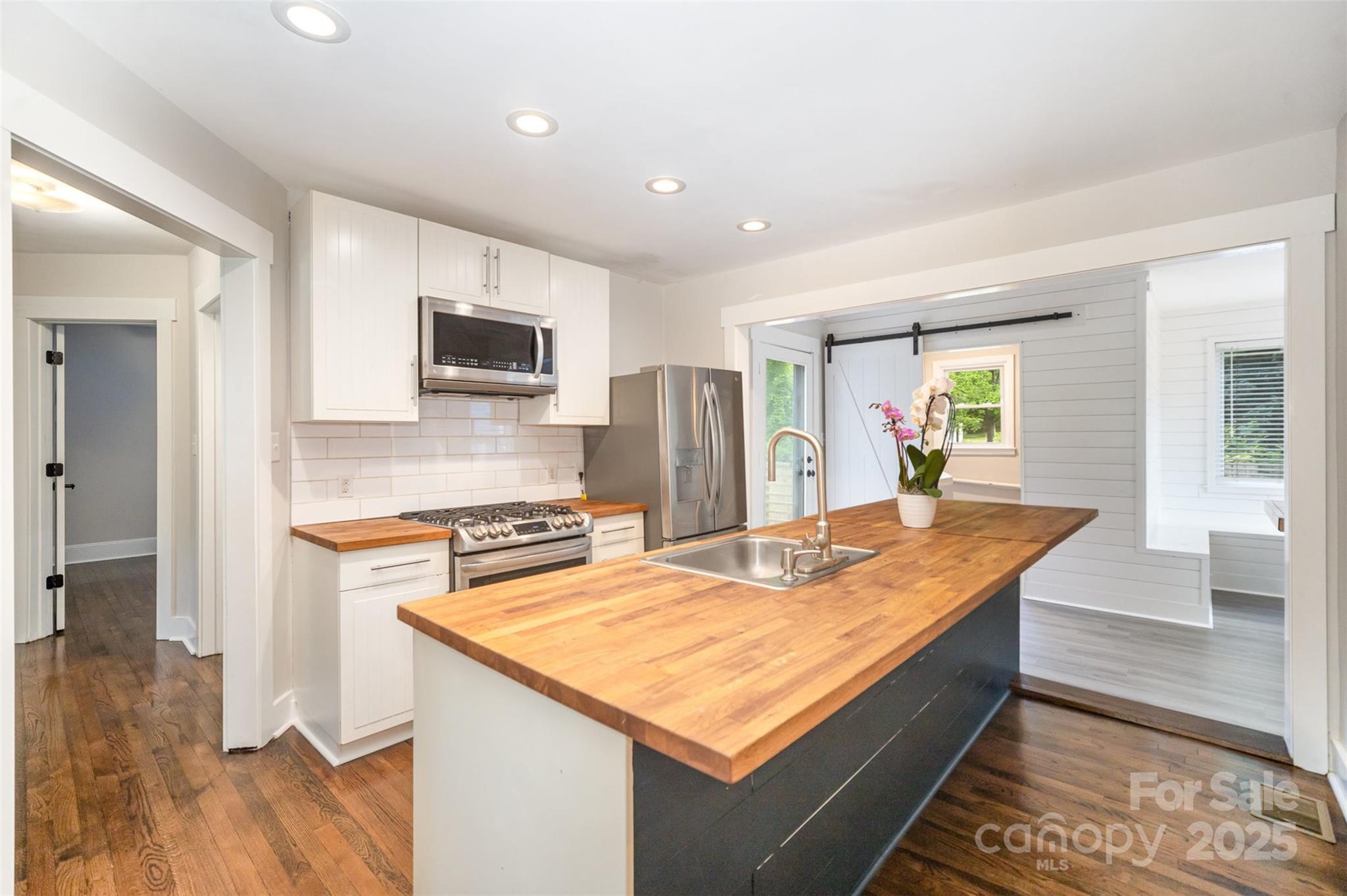 5421 Princess Street