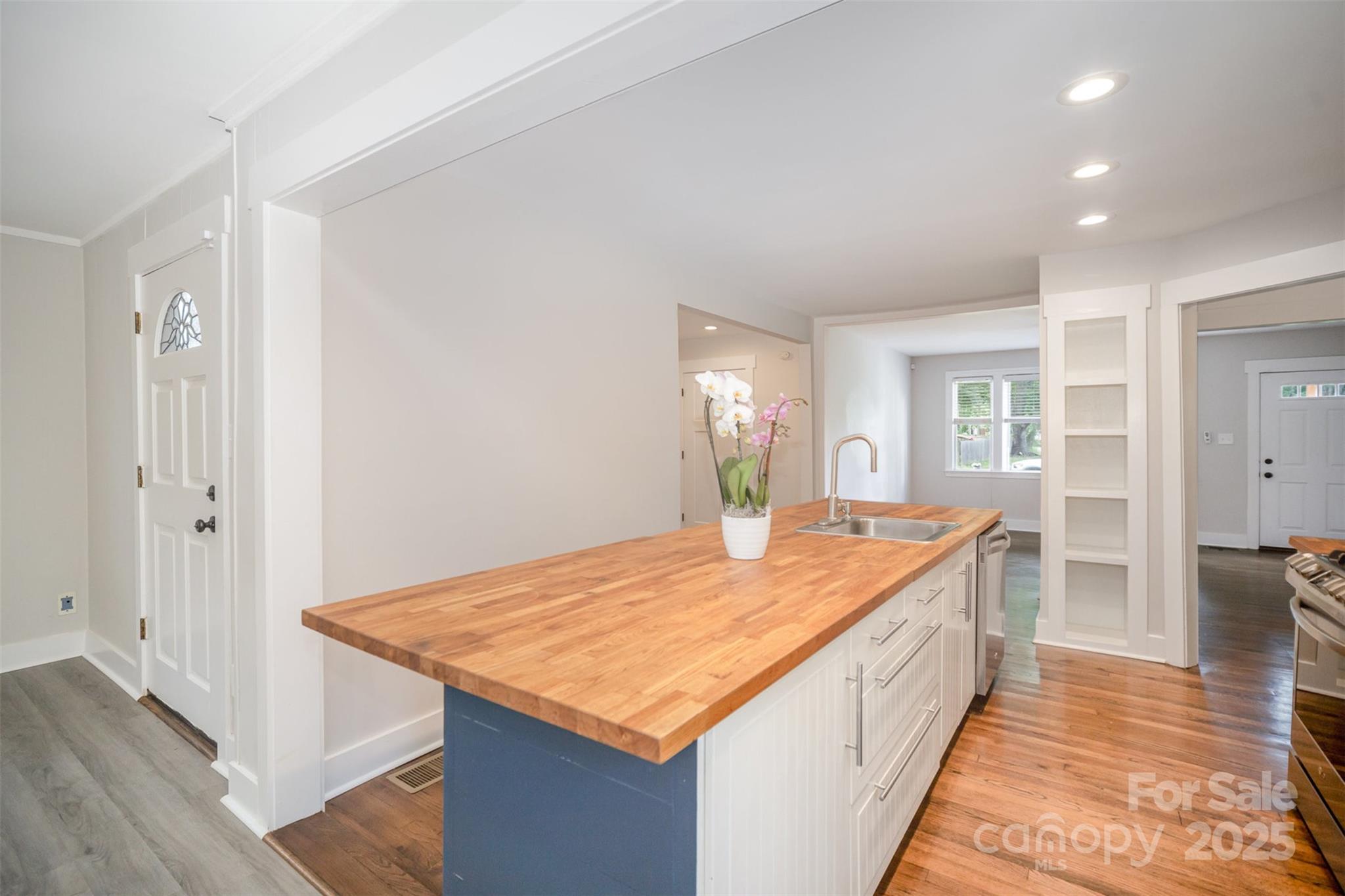 5421 Princess Street