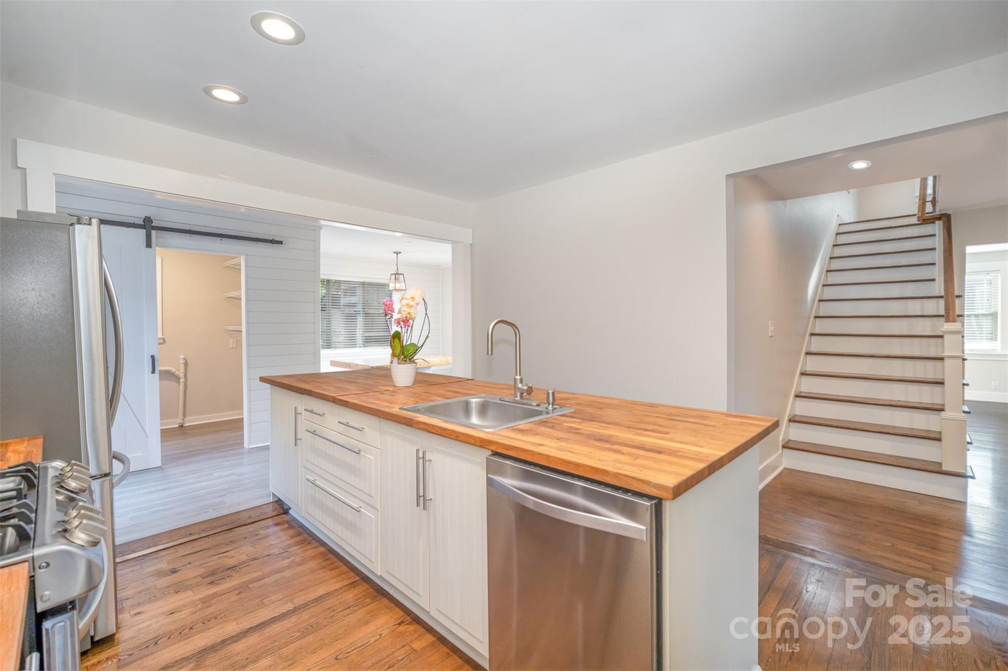 5421 Princess Street