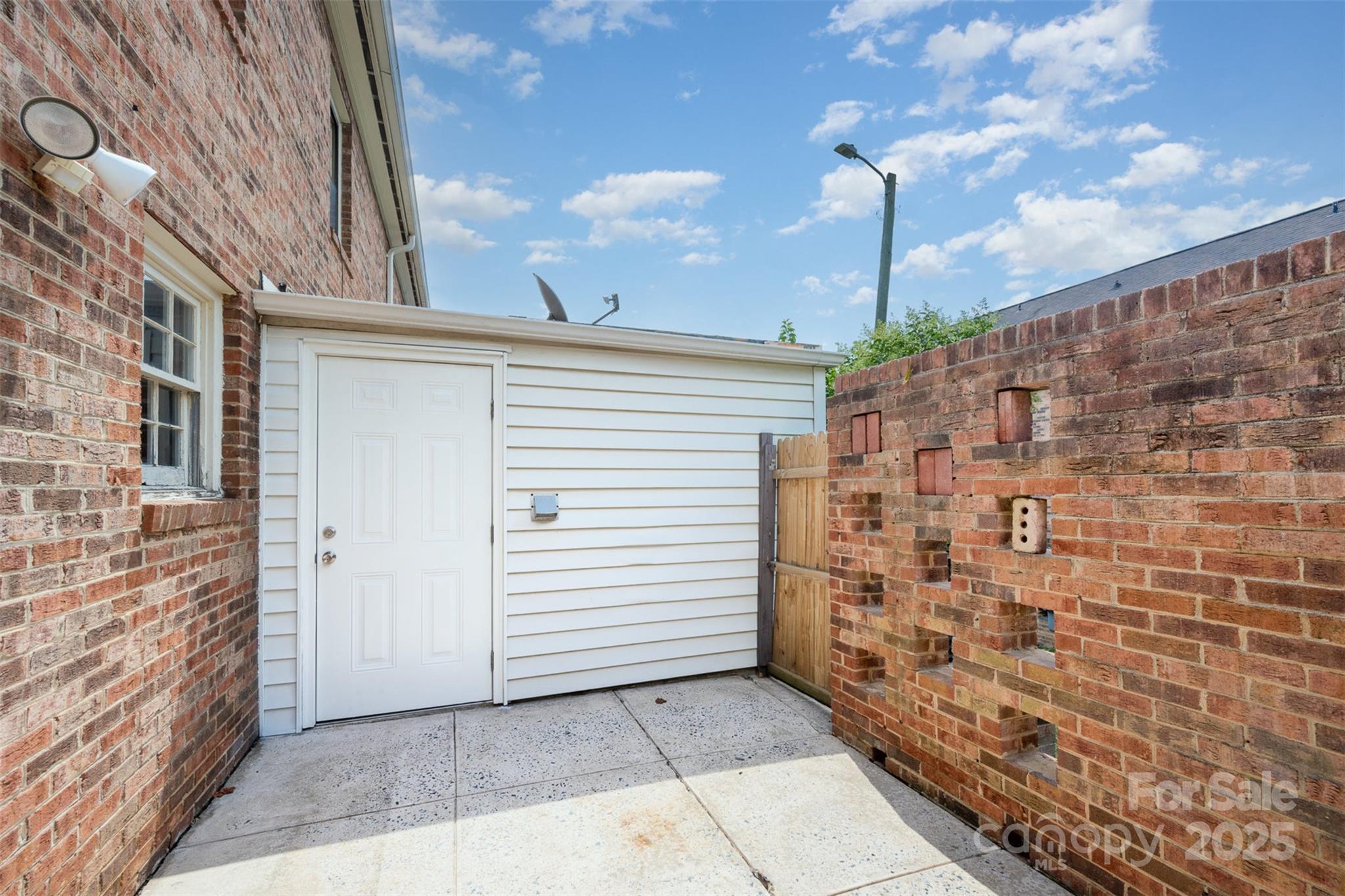 6322 Old Pineville Road