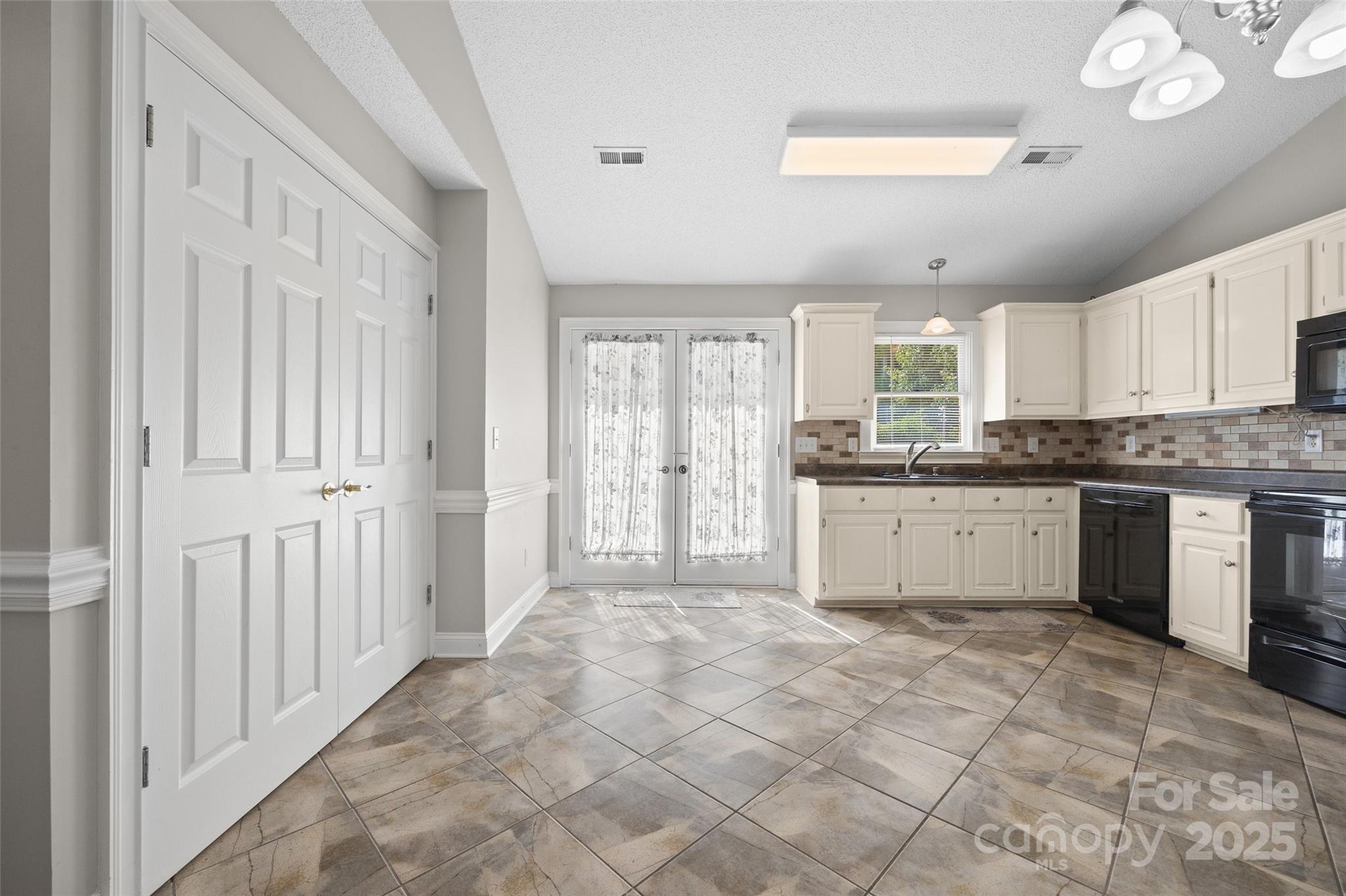 3152 Devonshire Drive Unit: 2