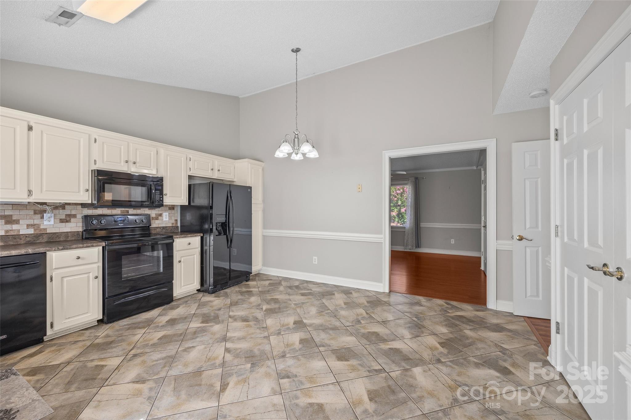 3152 Devonshire Drive Unit: 2