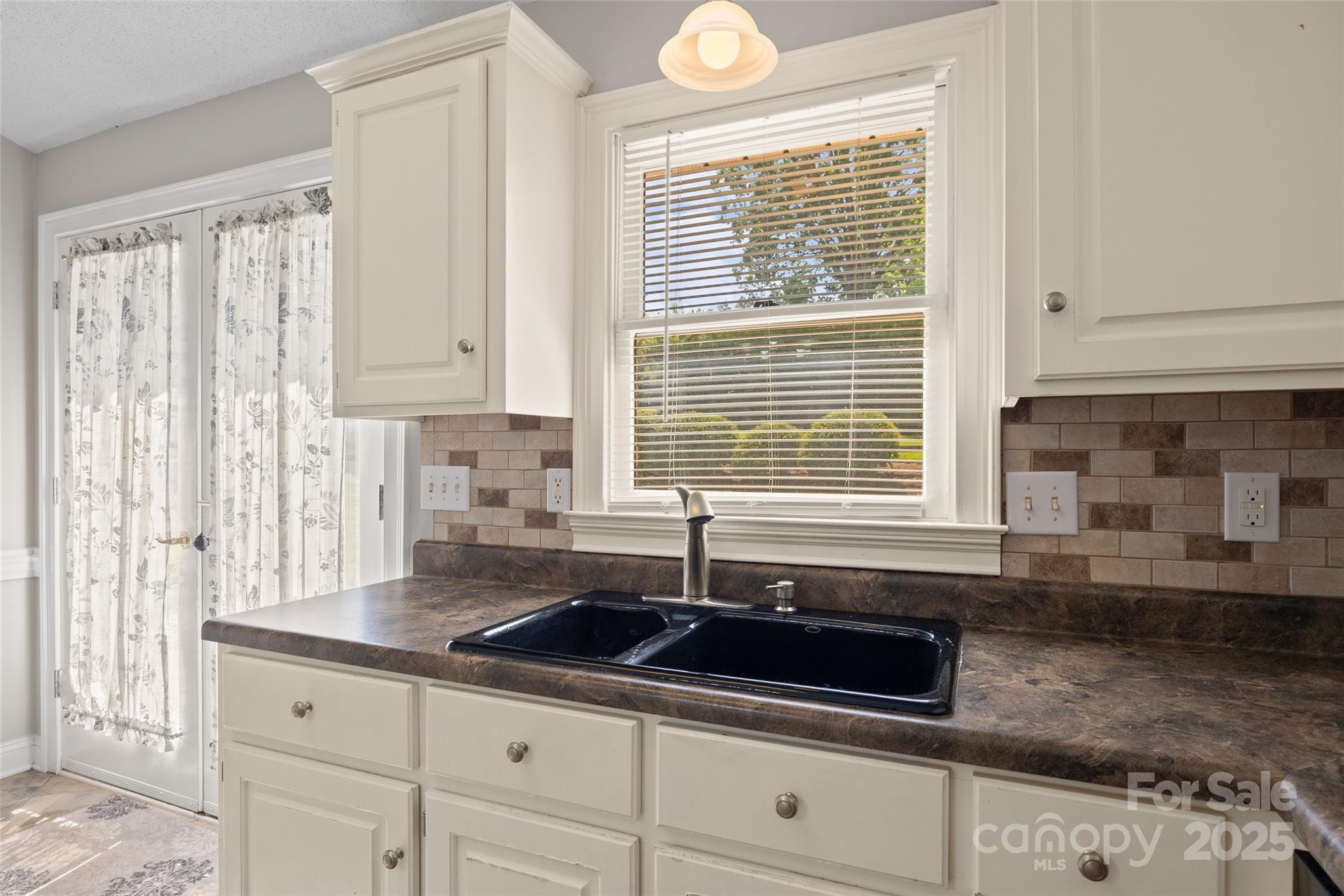 3152 Devonshire Drive Unit: 2