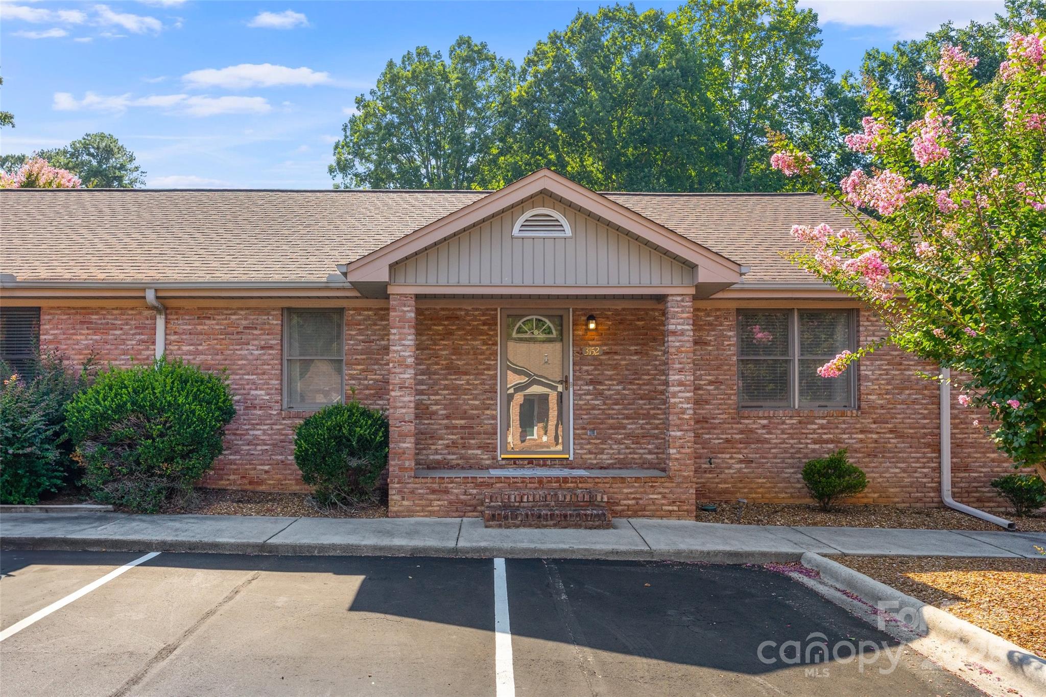 3152 Devonshire Drive Unit: 2