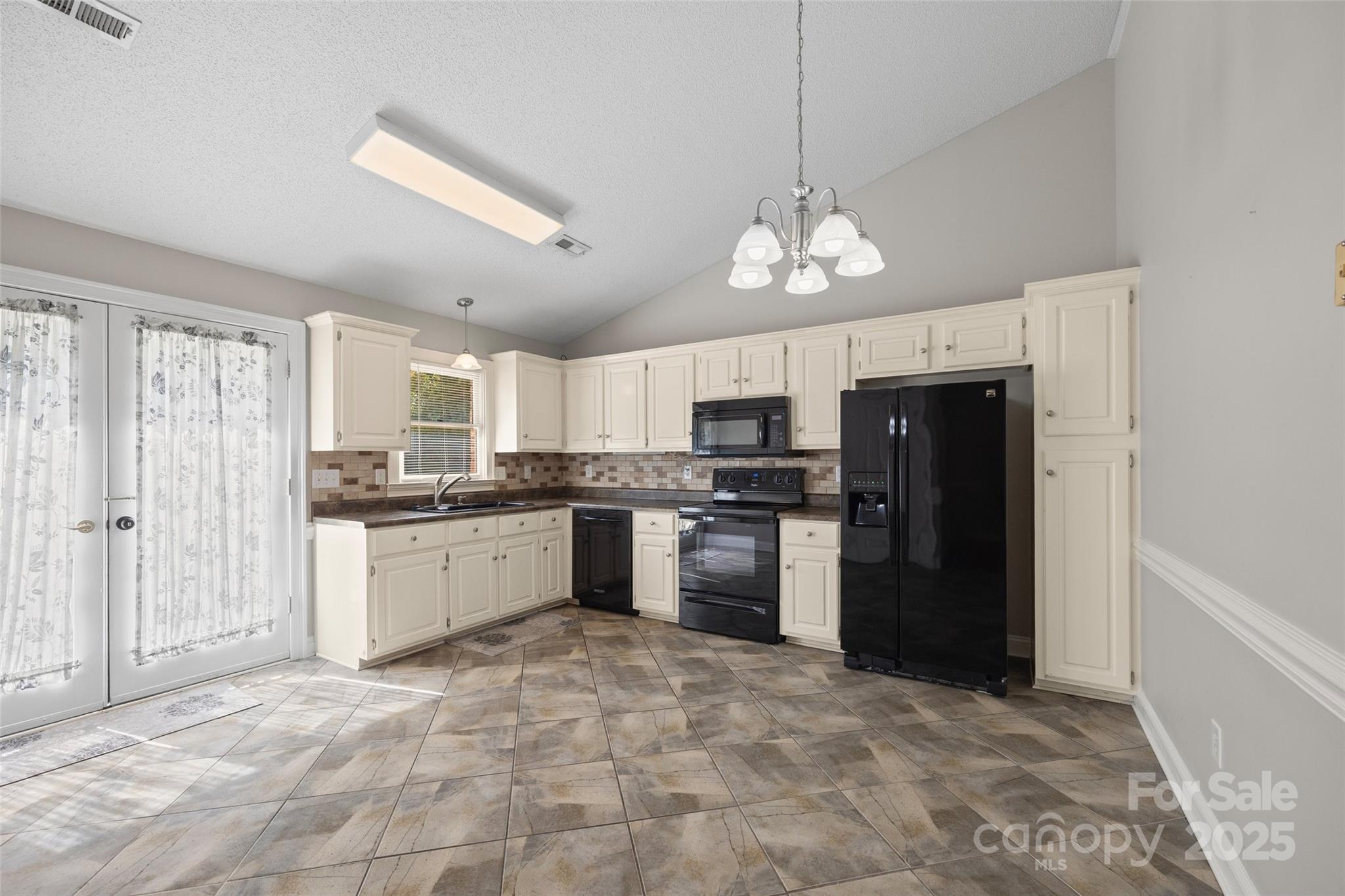 3152 Devonshire Drive Unit: 2