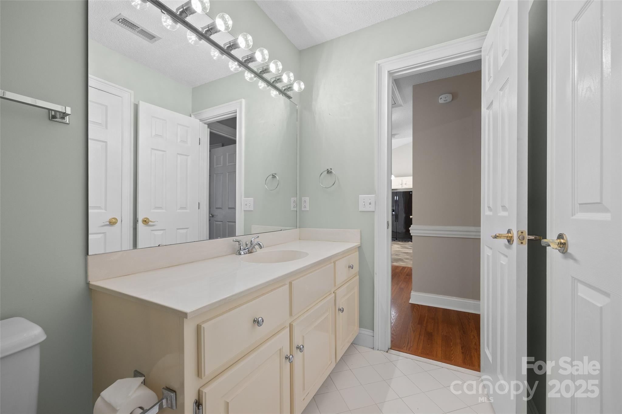 3152 Devonshire Drive Unit: 2