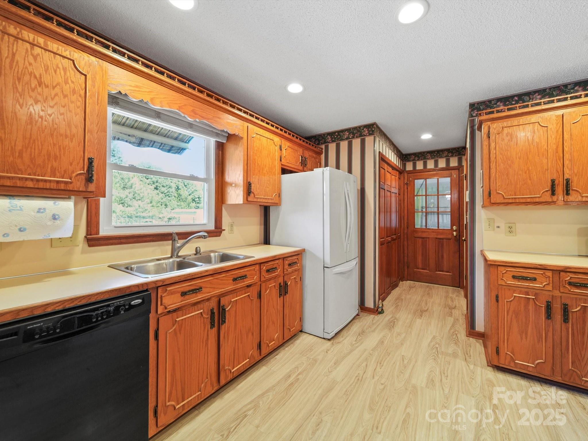 2621 Foxworth Drive