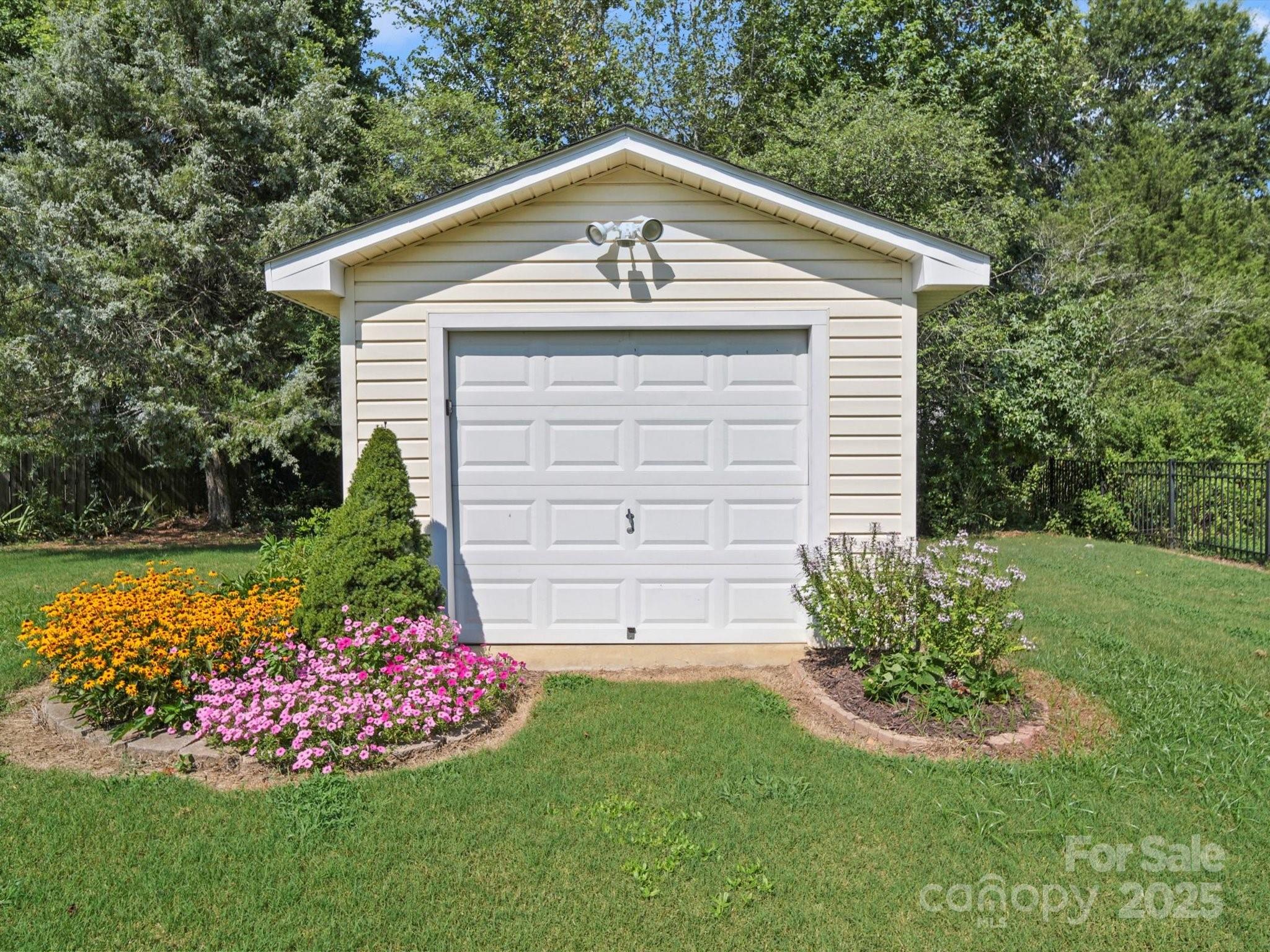 2621 Foxworth Drive