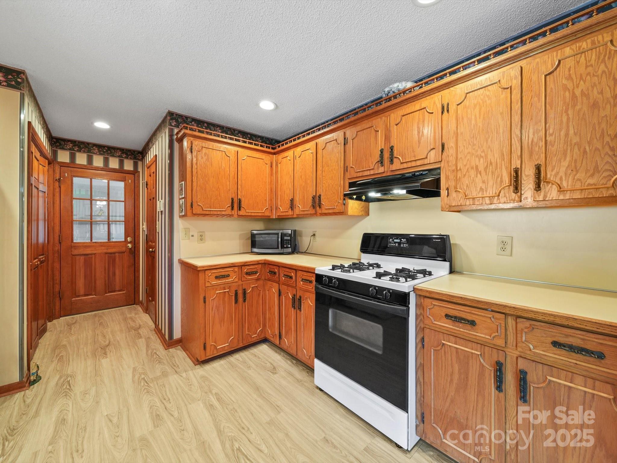 2621 Foxworth Drive