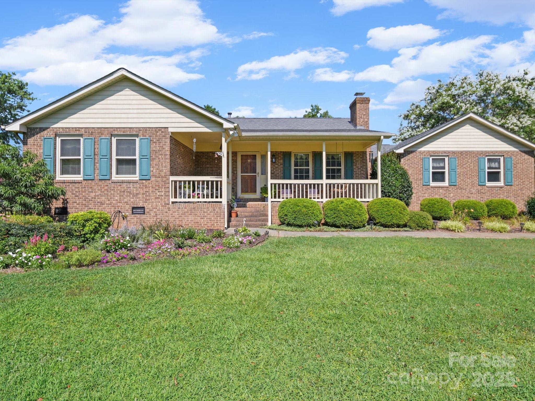 2621 Foxworth Drive