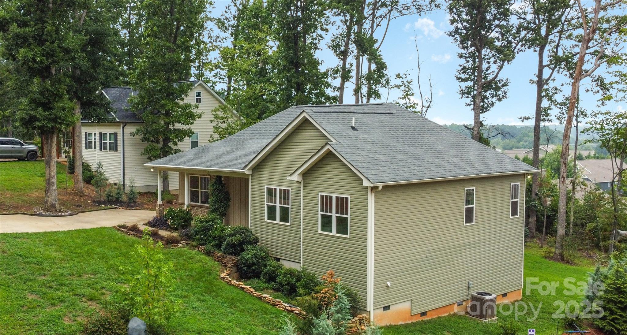 7593 Red Robin Trail