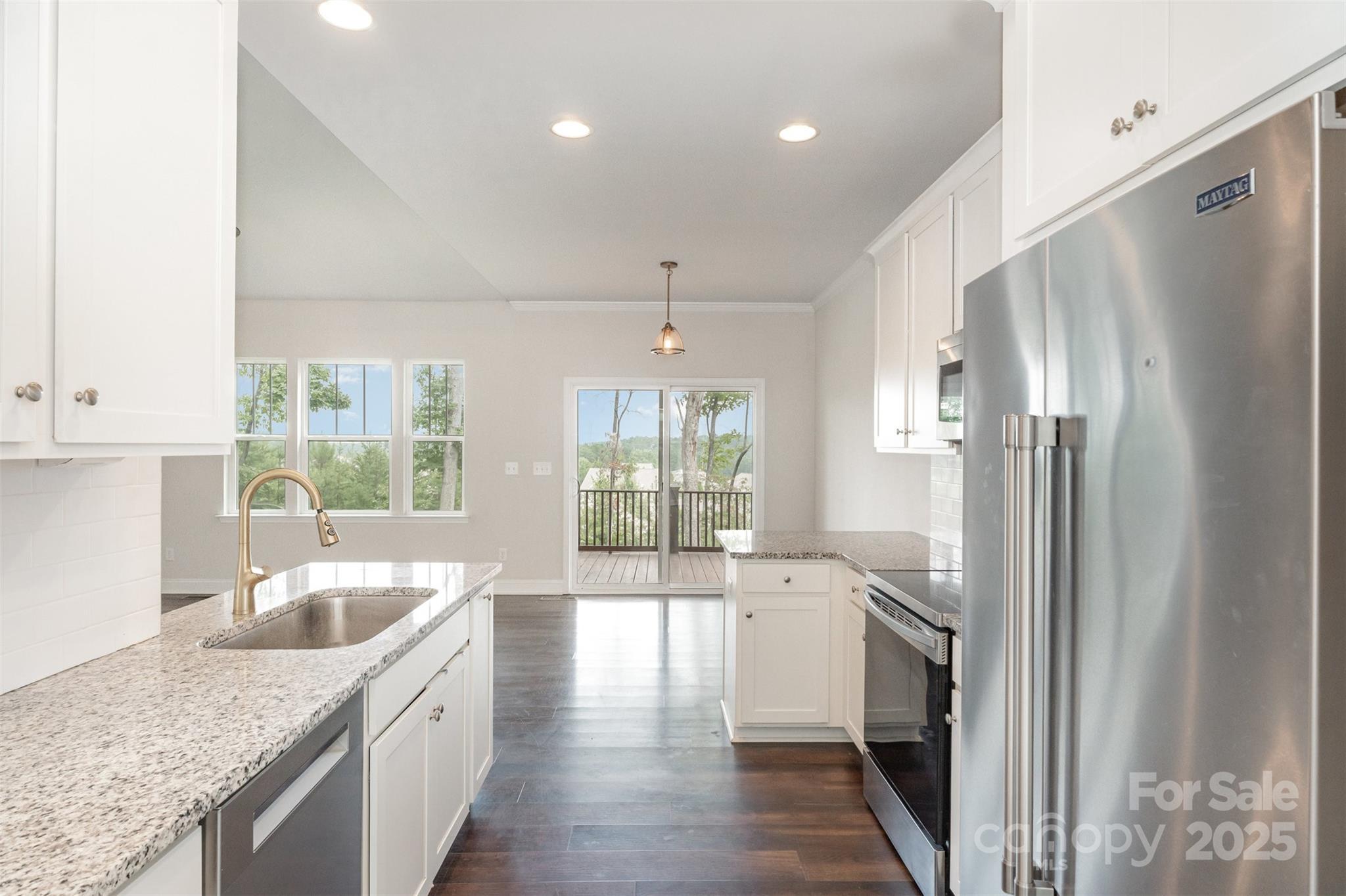 7593 Red Robin Trail